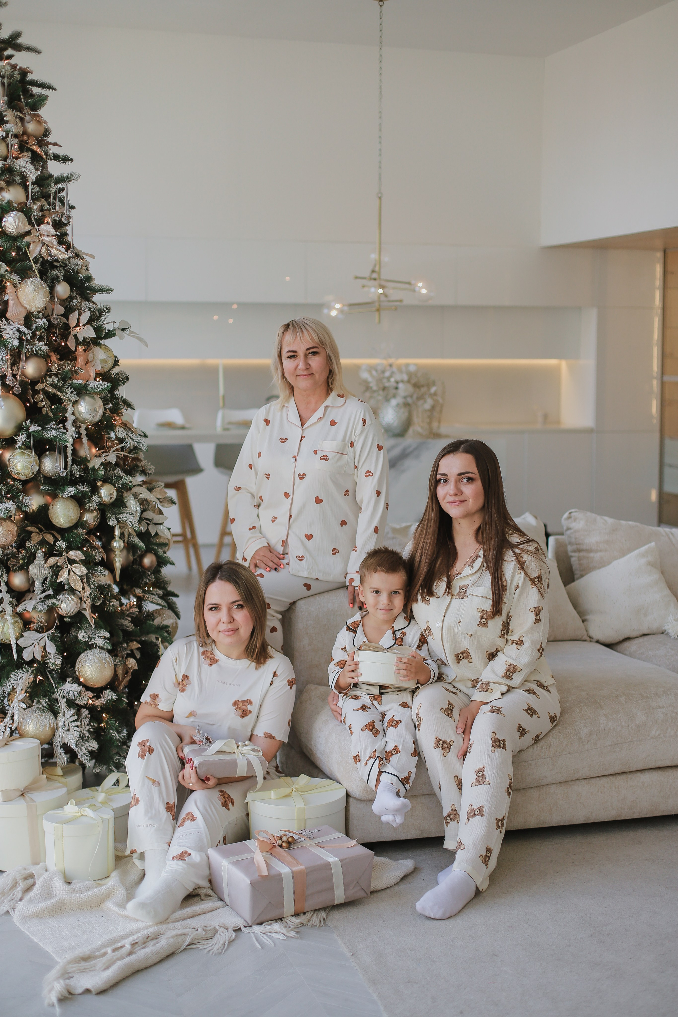 Юля и Максик, зал Мия. Свадебный, семейный и детский фотограф в Люберцах Зайцева Анастасия