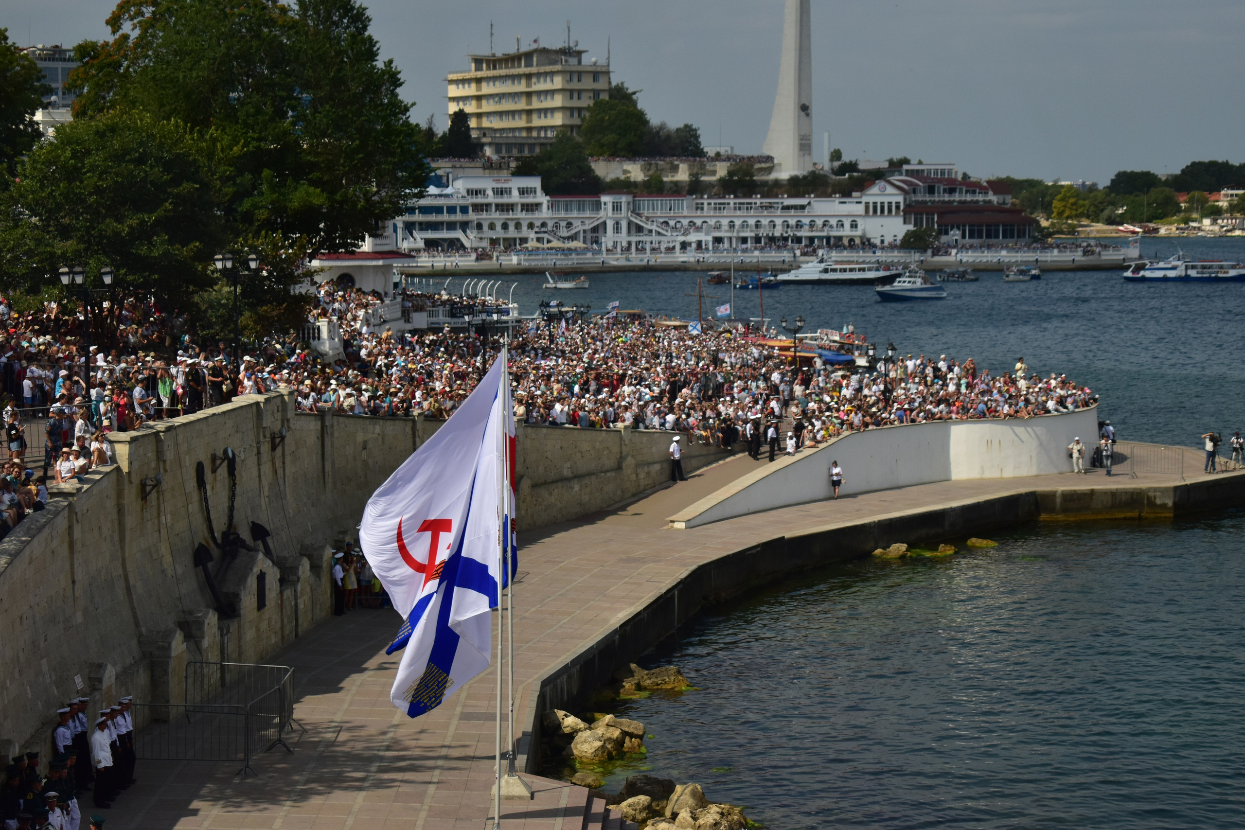 Парад ВМФ. Фотограф-ретушер в Крыму Юля Лобурец