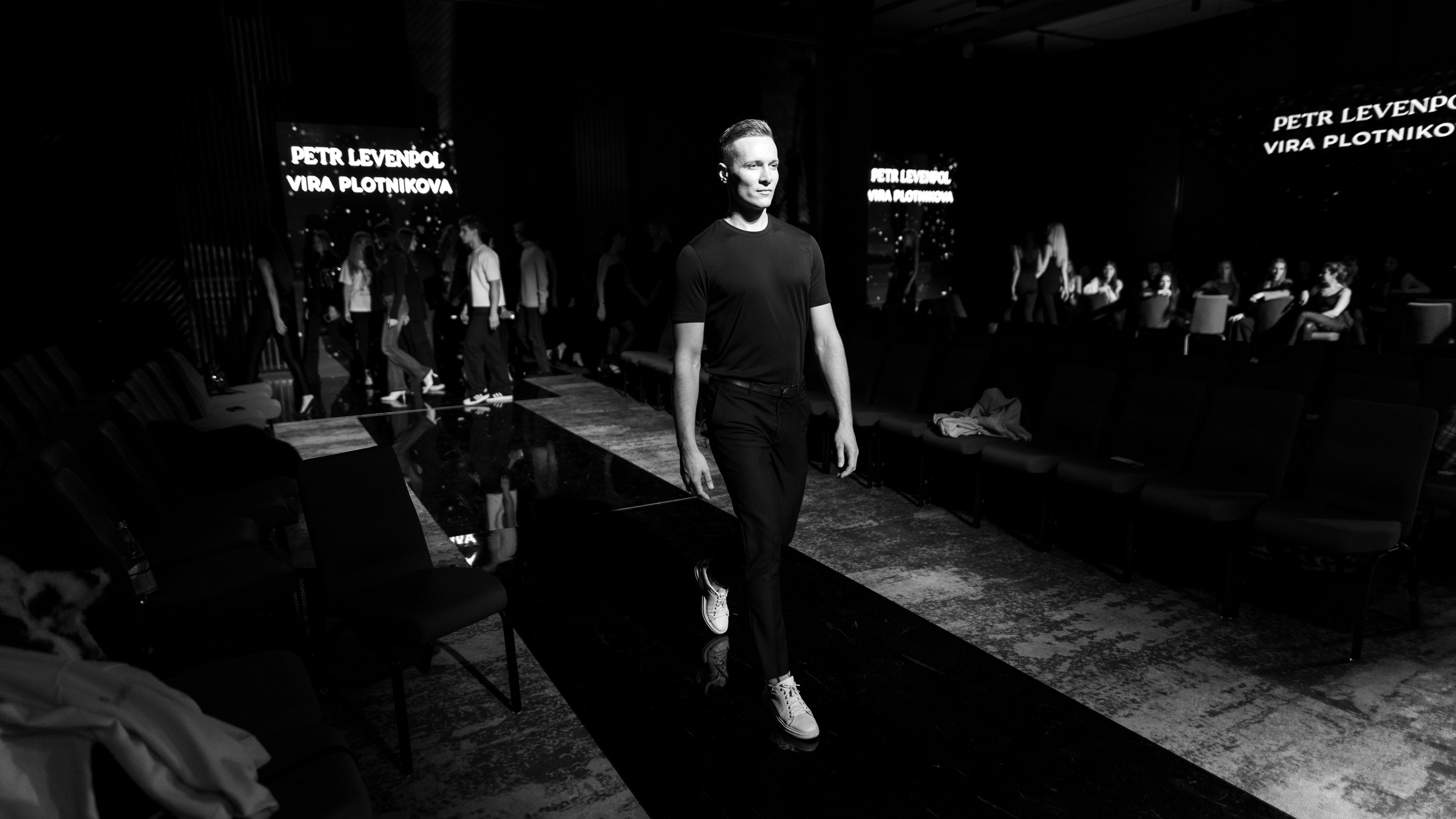 Petr Levenpol_Backstage_Rostov Fashion Show 2025. Фотограф в Ростов-на-Дону Виктория Савчук