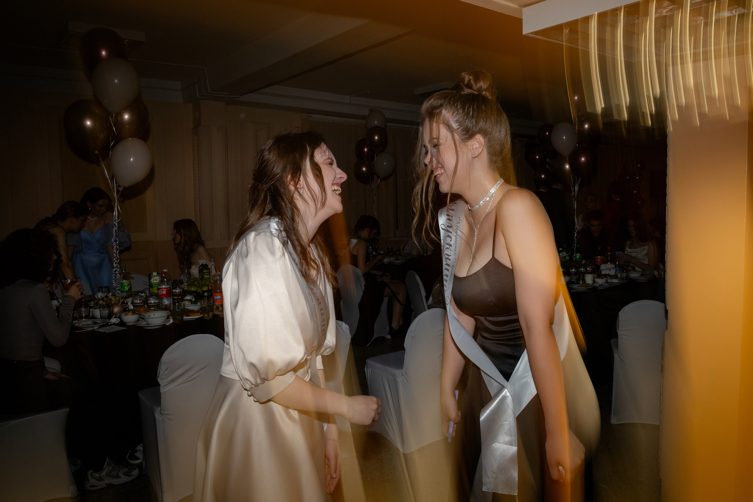 Школьный выпускной 2024 год в Соколе (Минск). Свадебный фотограф в Минске/Беларуси Сергей Спиридонов