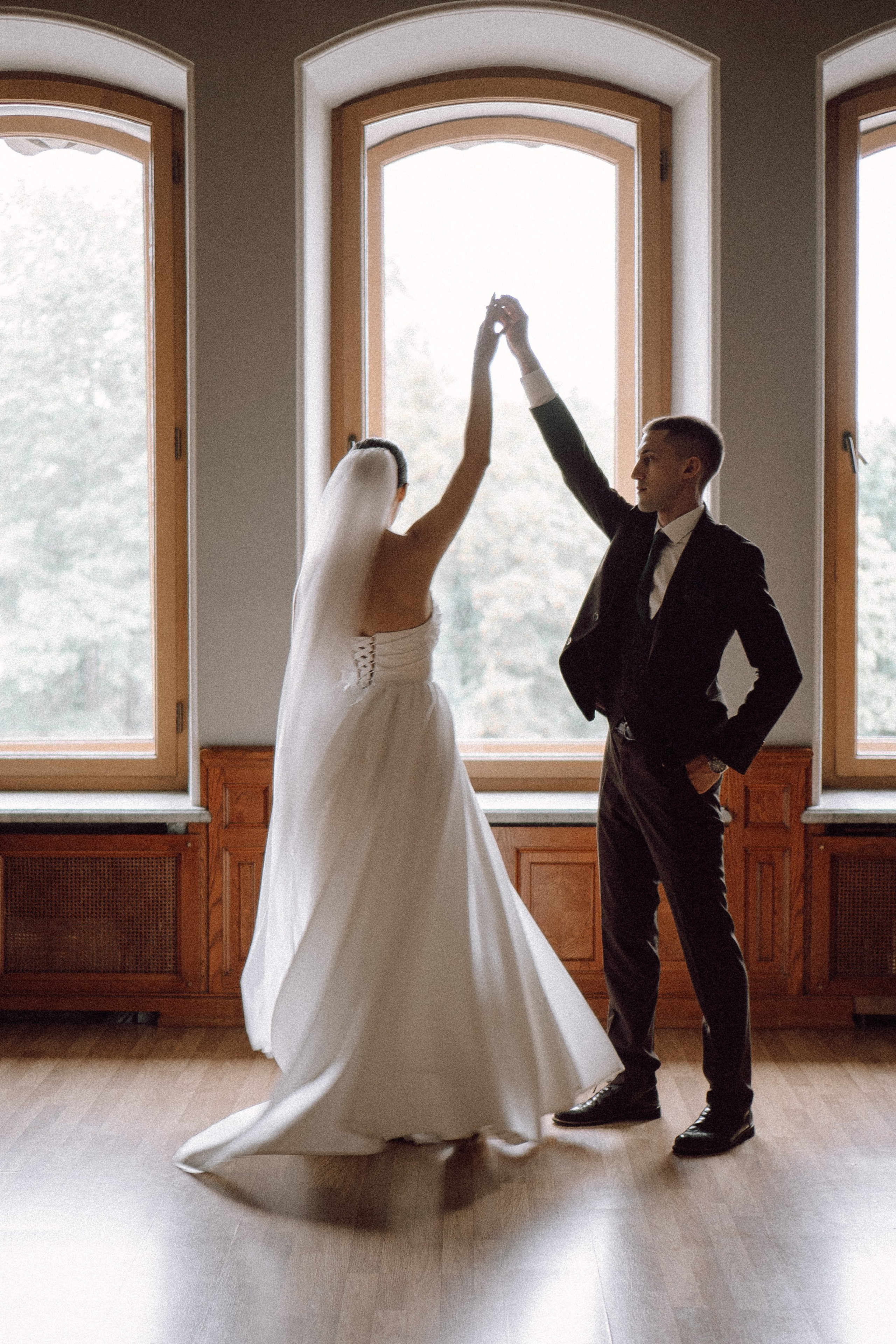 СВАДЕБНАЯ ПРОГУЛКА В САНТК-ПЕТЕРБУРГЕ (ИСАКИЕВСКИЙ СОБОР, ЗИМНЯЯ КАНАВКА, ЭРМИТАЖ И БОЛЬШАЯ МОРСКАЯ УЛИЦА). Профессиональный фотограф, Санкт-Петербург — Виктория Богомолова