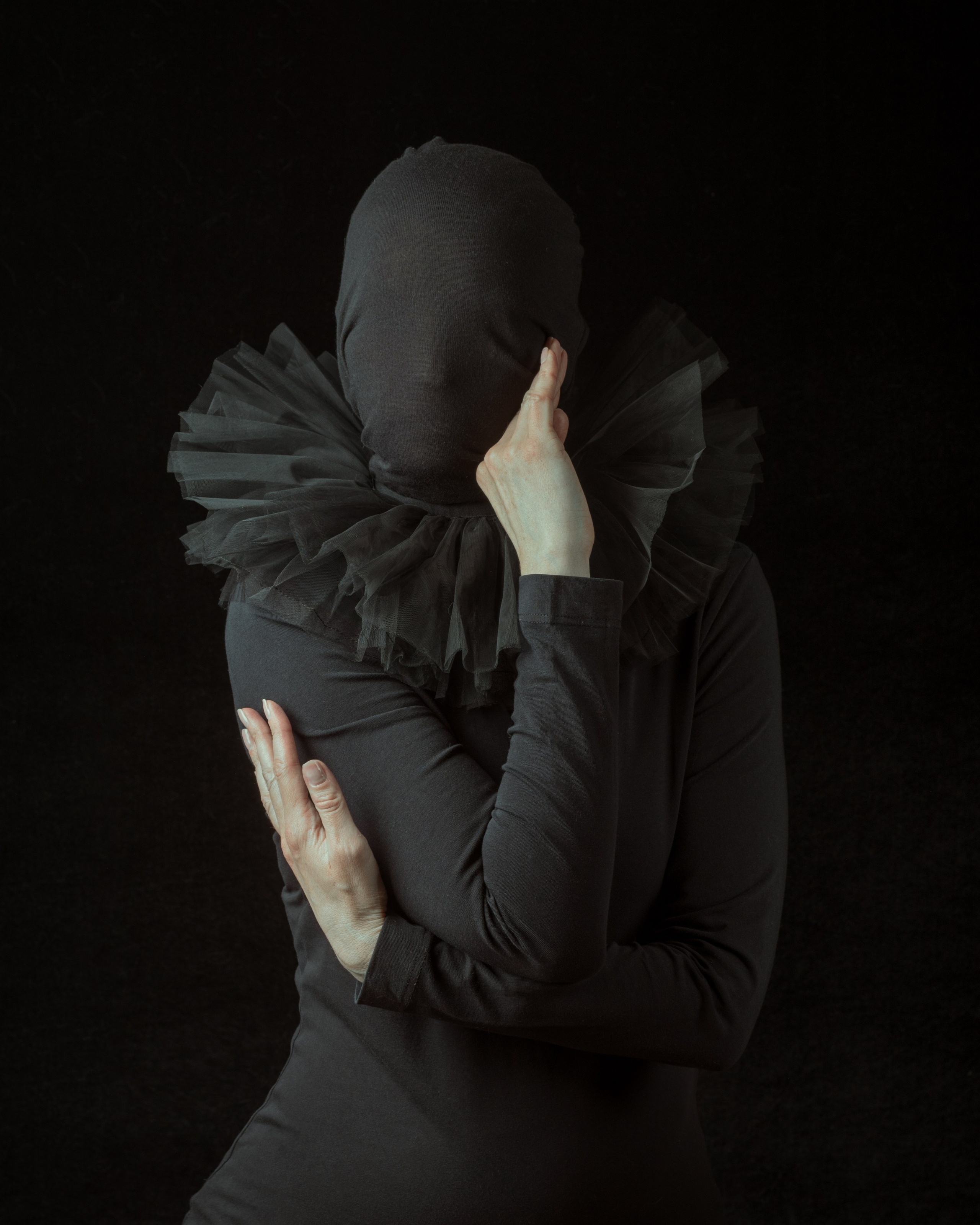 Одиночные работы. Алёна Ивочкина — концептуальный фотограф