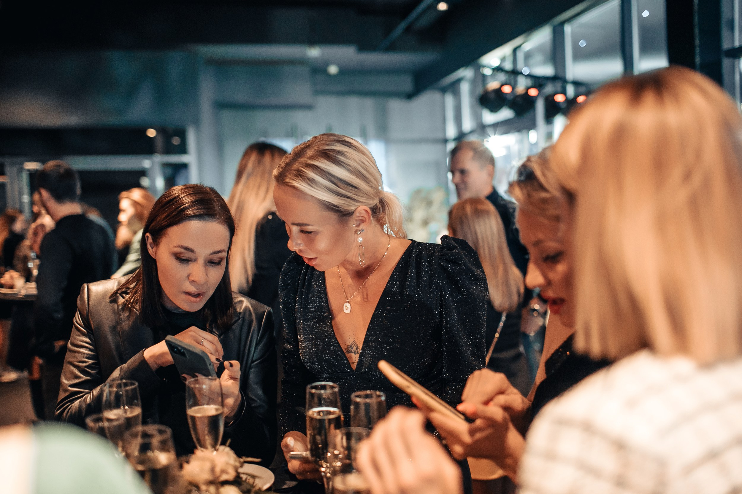 Закрытый показ дизайнера Ansel в рамках осеннего сезона…. RetroChic Фото