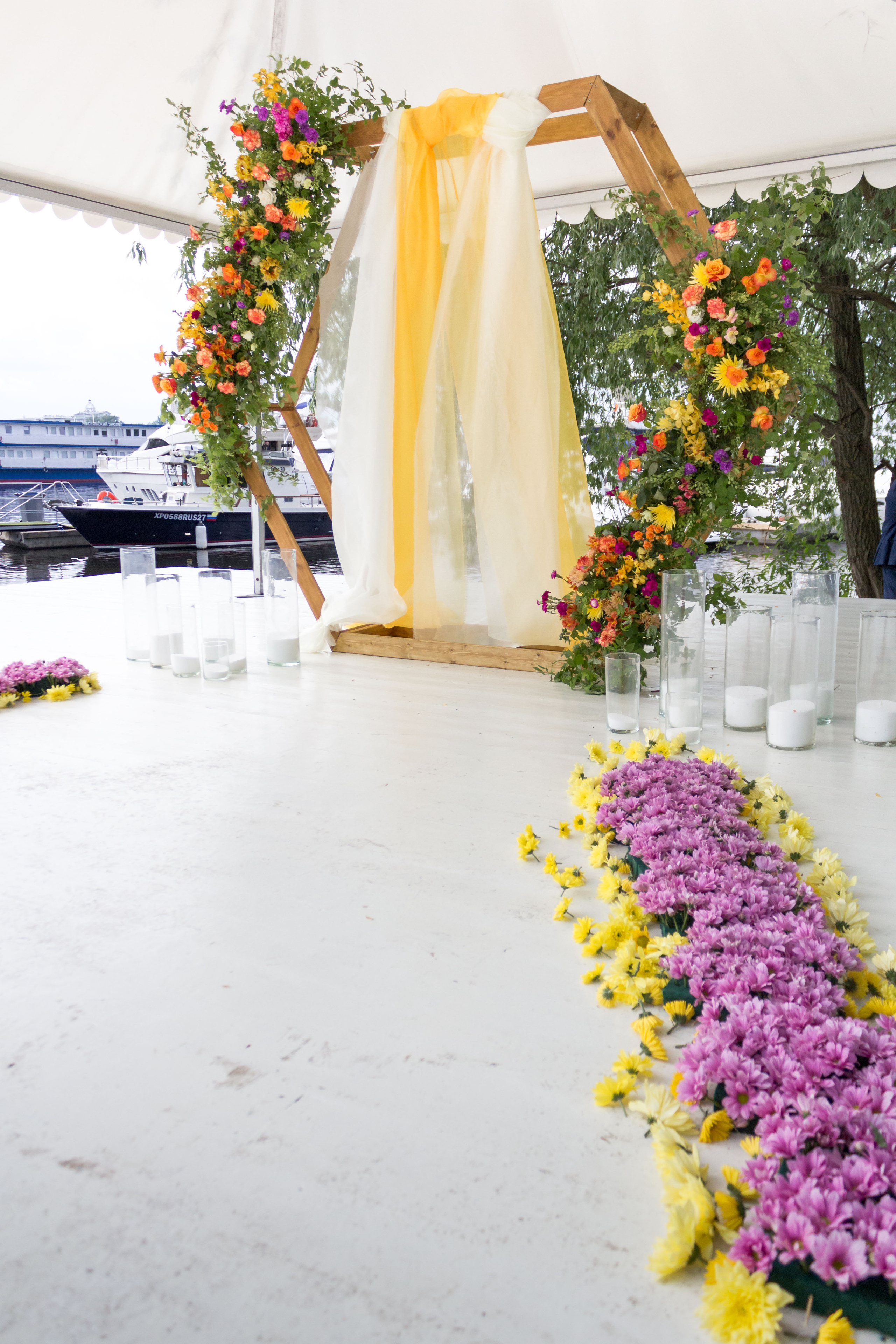 Оформление свадебной арки. Флорист Маргарита Гладкова