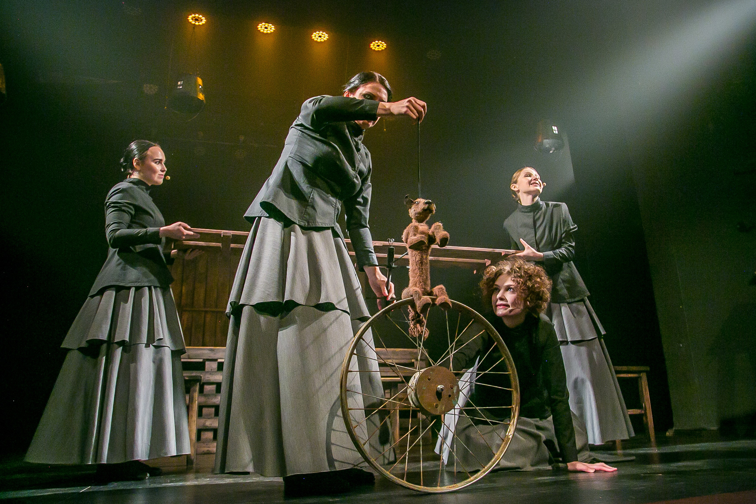 Спектакль «Каштанка». Художник по свету Максим Сергачев