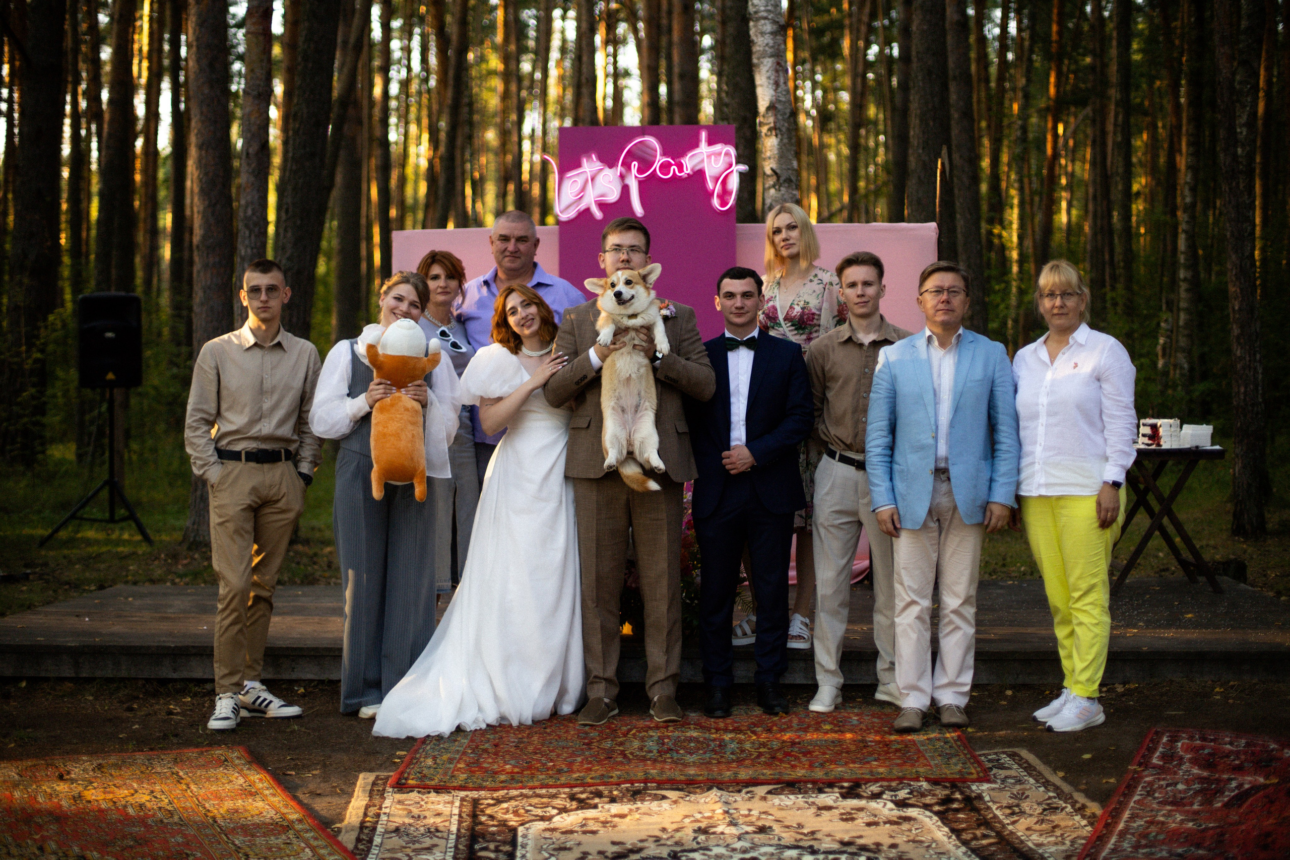 Корги свадьба в сосновом лесу. Фотограф Москва Жуковский Раменское