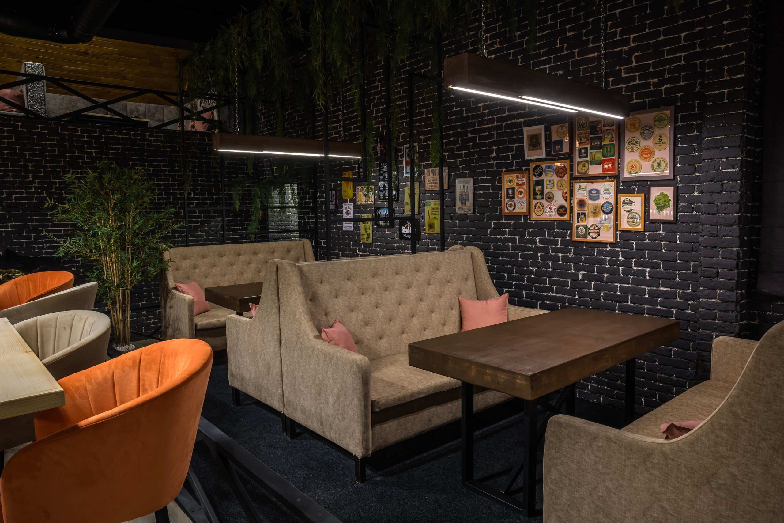 Интерьер. Нижний зал. ШОТНАЯ бар вдохновения в Магадане