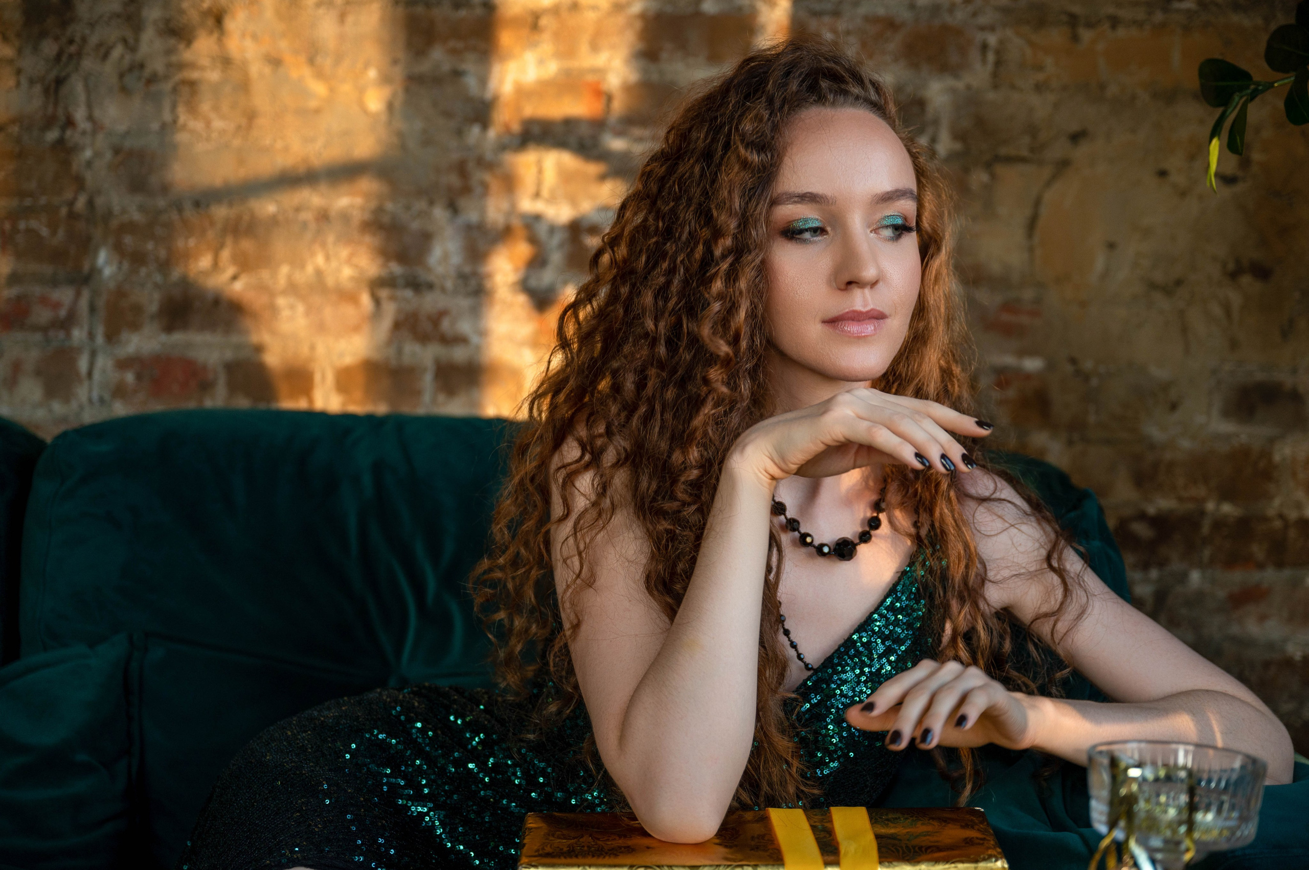 Новый год девушка. Семейный и контент фотограф в Москве Alira