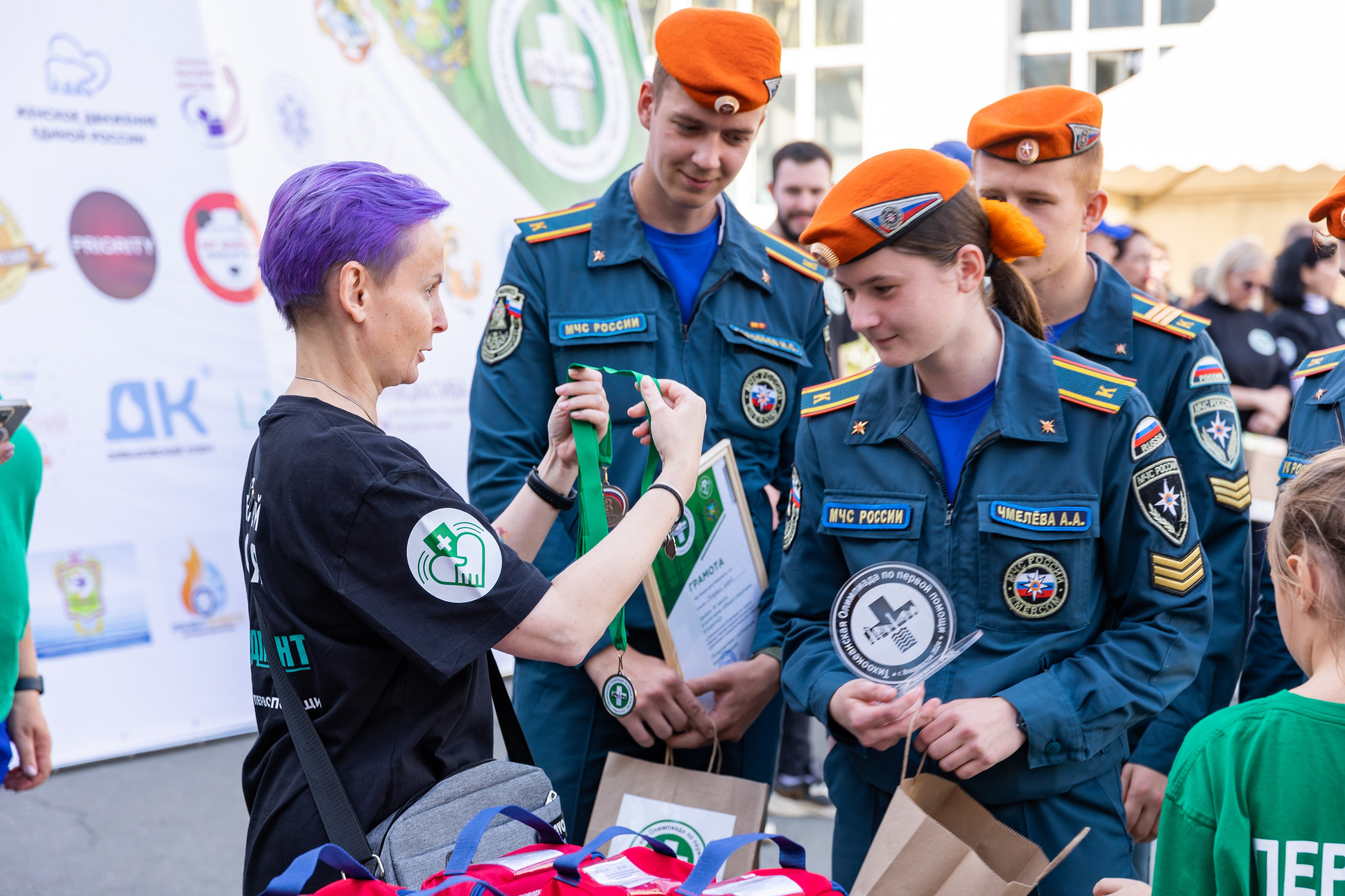 Олимпиада Первой помощи. Выпускные альбомы во Владивостоке