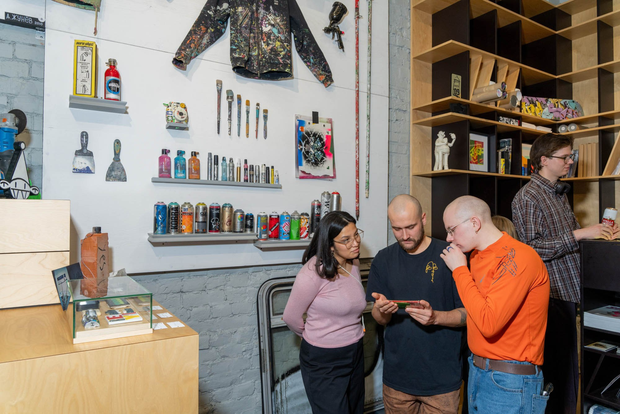 Вернисаж выставки «Артефакты» @ САХ. Фотограф Саша Оверчук