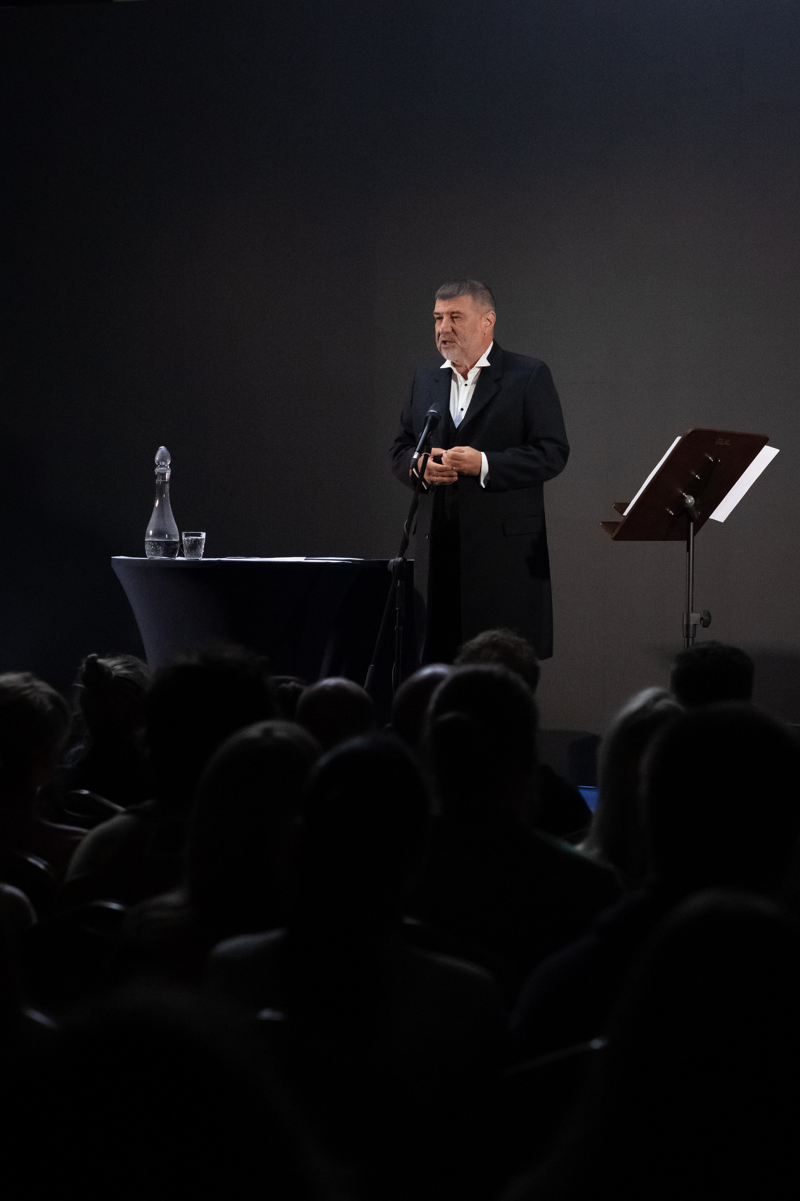 ЕВГЕНИЙ ГРИШКОВЕЦ [СПЕКТАКЛЬ]. Арина Тамочкина. Фотограф Краснодарю