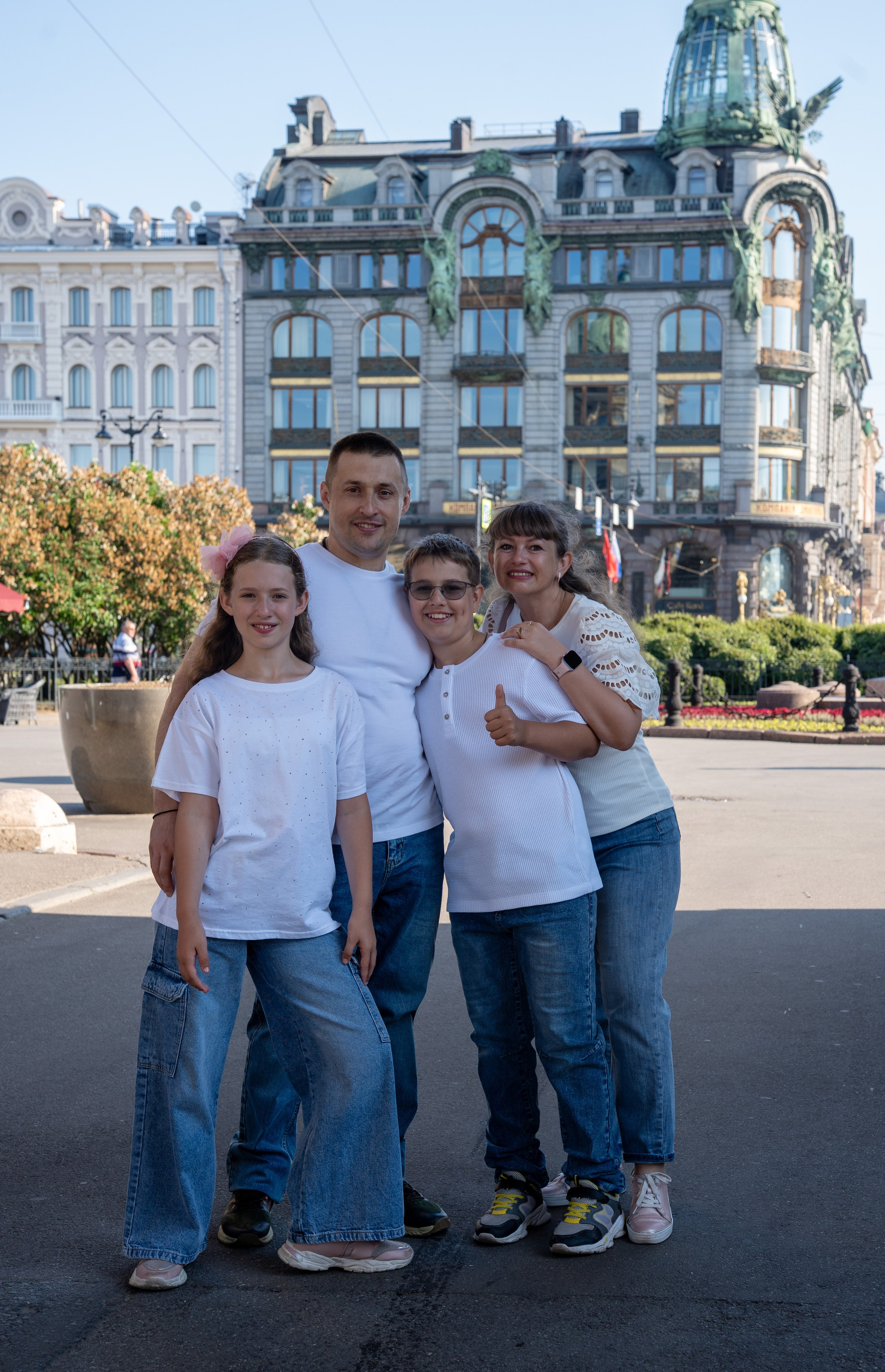 Фотопрогулка для семьи по достопримечательностям Питера. Студийный и портретный фотограф в САНКТ-ПЕТЕРБУРГЕИрина Махаон