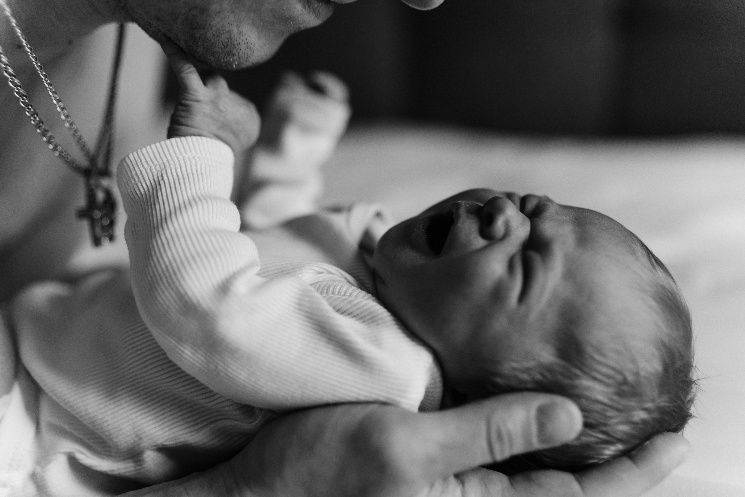 Blac & wight. Фотограф Новорожденных в Москве. Семейные истории в стиле LIFE