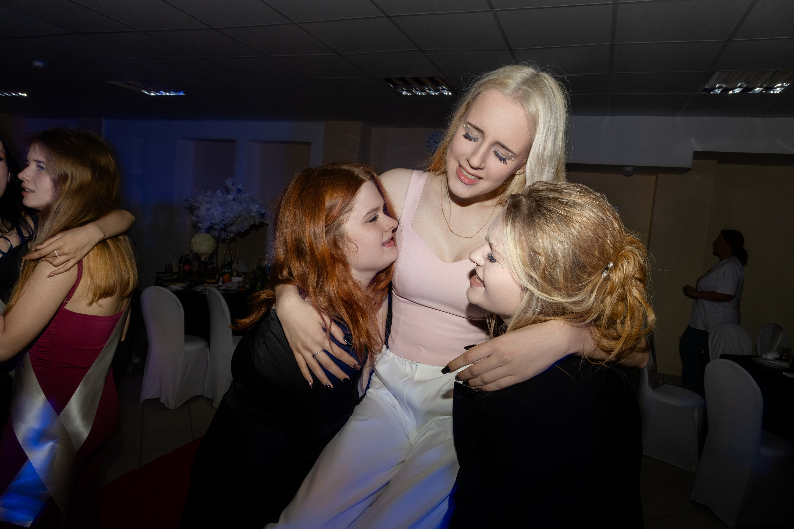 Школьный выпускной 2025 год в Минске, Беларуси. Свадебный фотограф в Минске/Беларуси Сергей Спиридонов