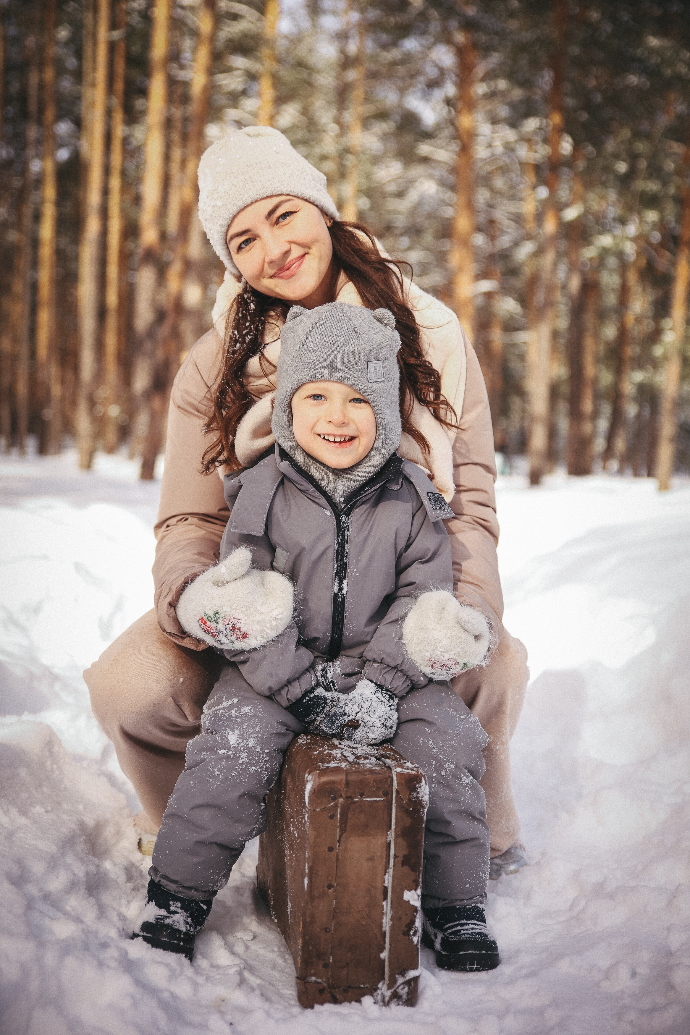 Зимняя прогулка с чемоданом. Катя и Марк. Фотограф Владимир Москва