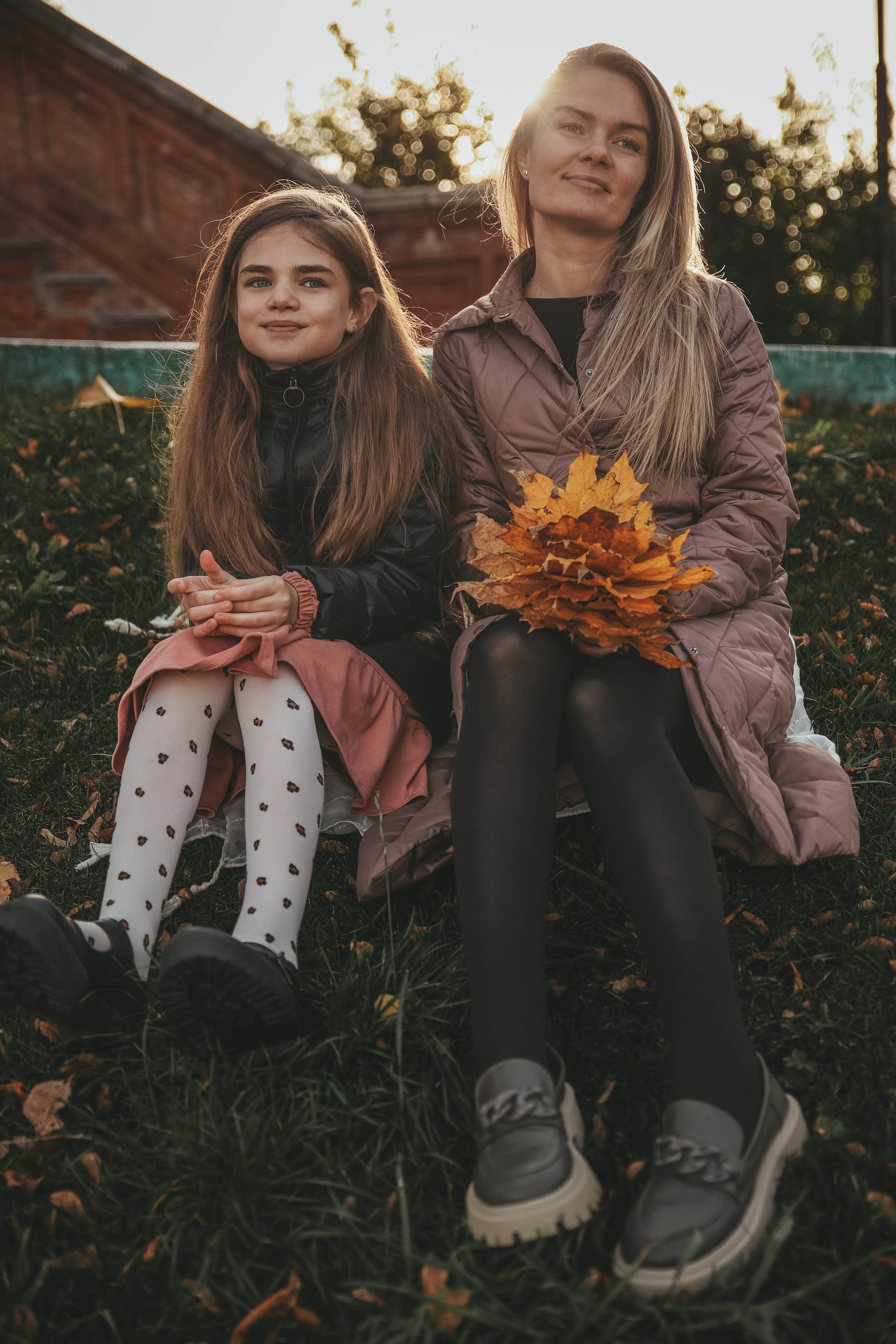 Семейная фотосессия во Владимире фотосессия в городе мама и дочка. Фотограф Владимир Москва