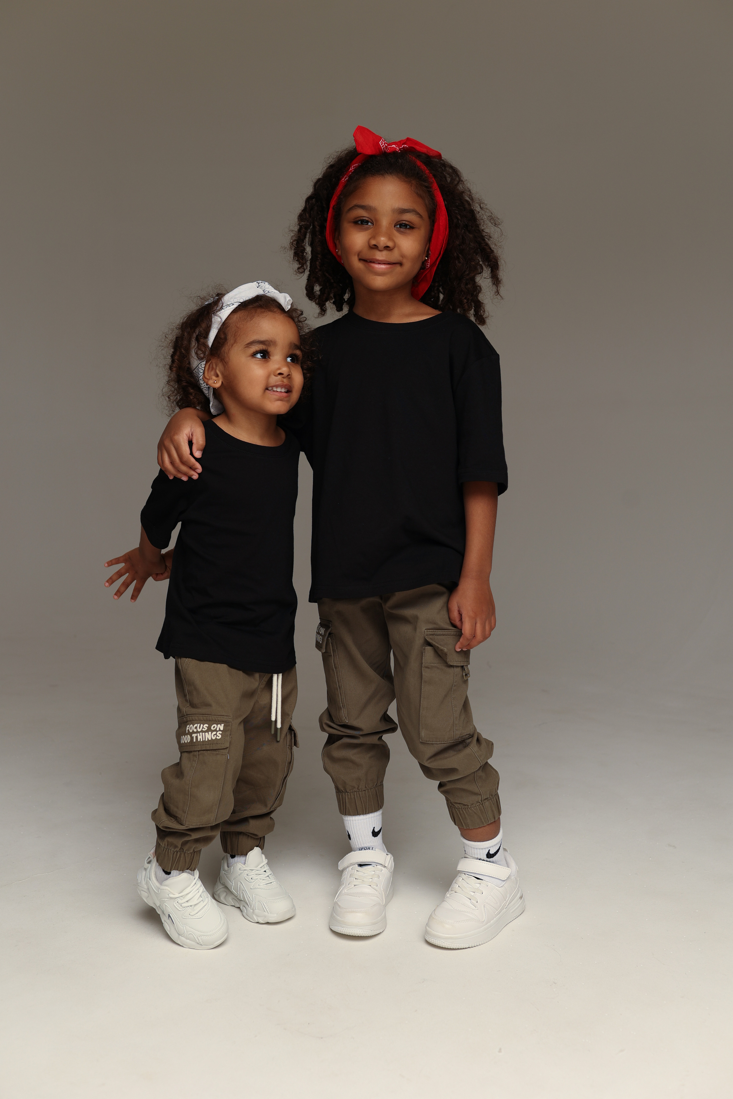 Две сестрички. Фотограф Владимир Москва