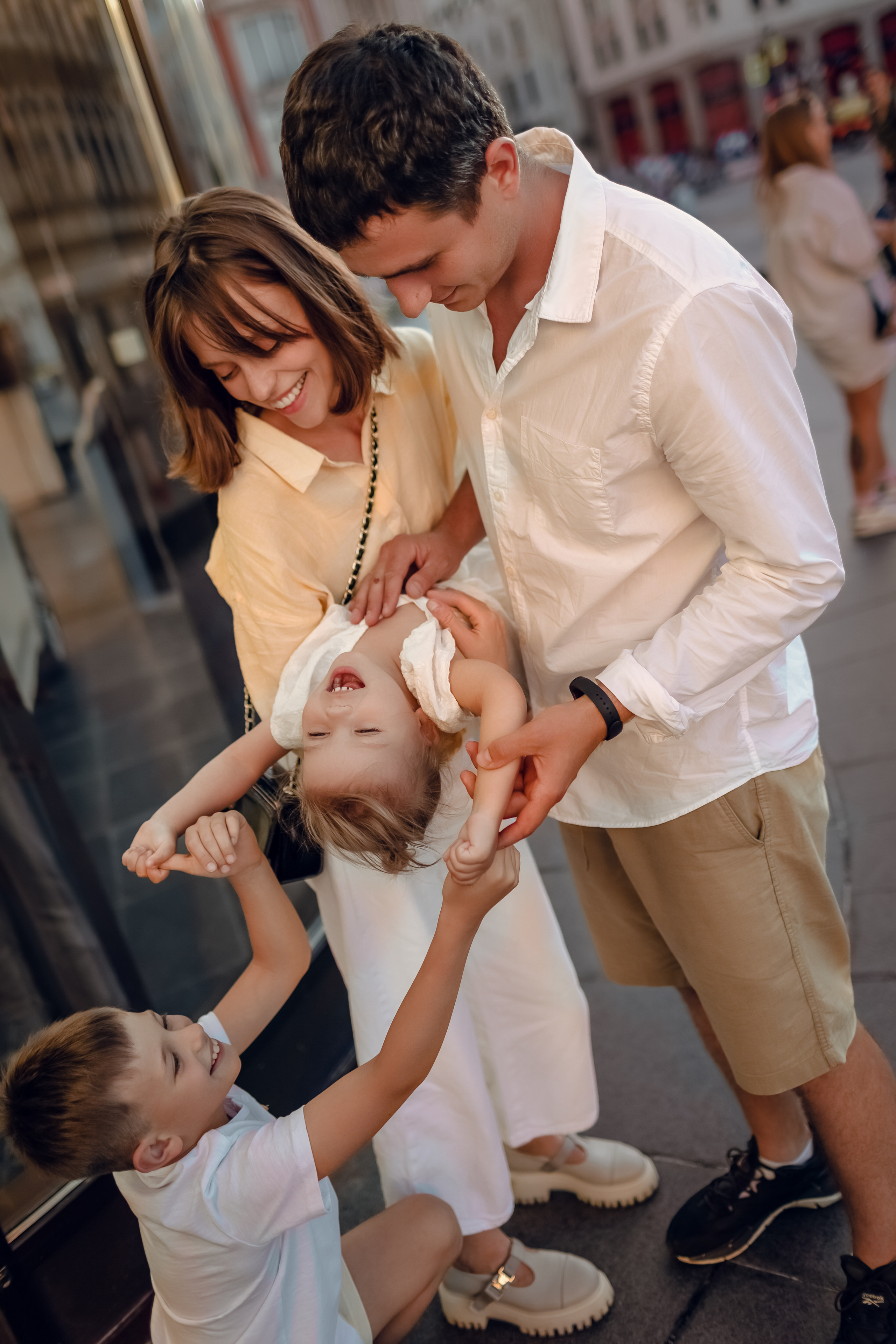 Семейная городская прогулка. Фотограф Владимир Москва