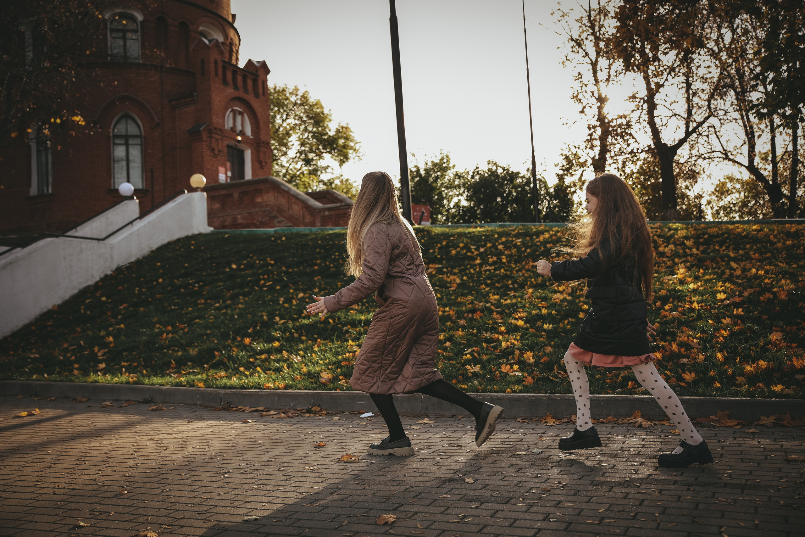 Семейная фотосессия во Владимире фотосессия в городе мама и дочка. Фотограф Владимир Москва