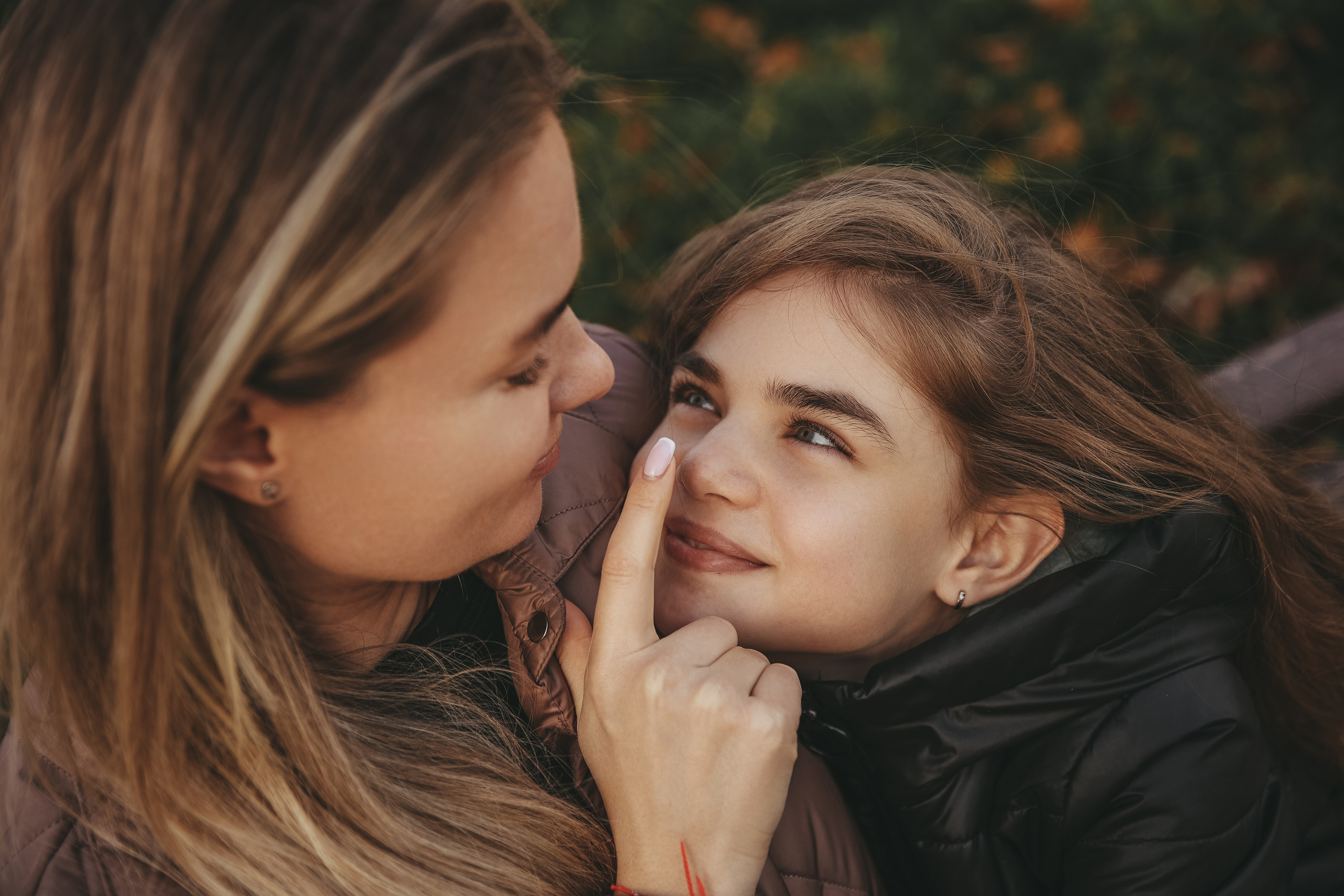 Семейная фотосессия во Владимире фотосессия в городе мама и дочка. Фотограф Владимир Москва
