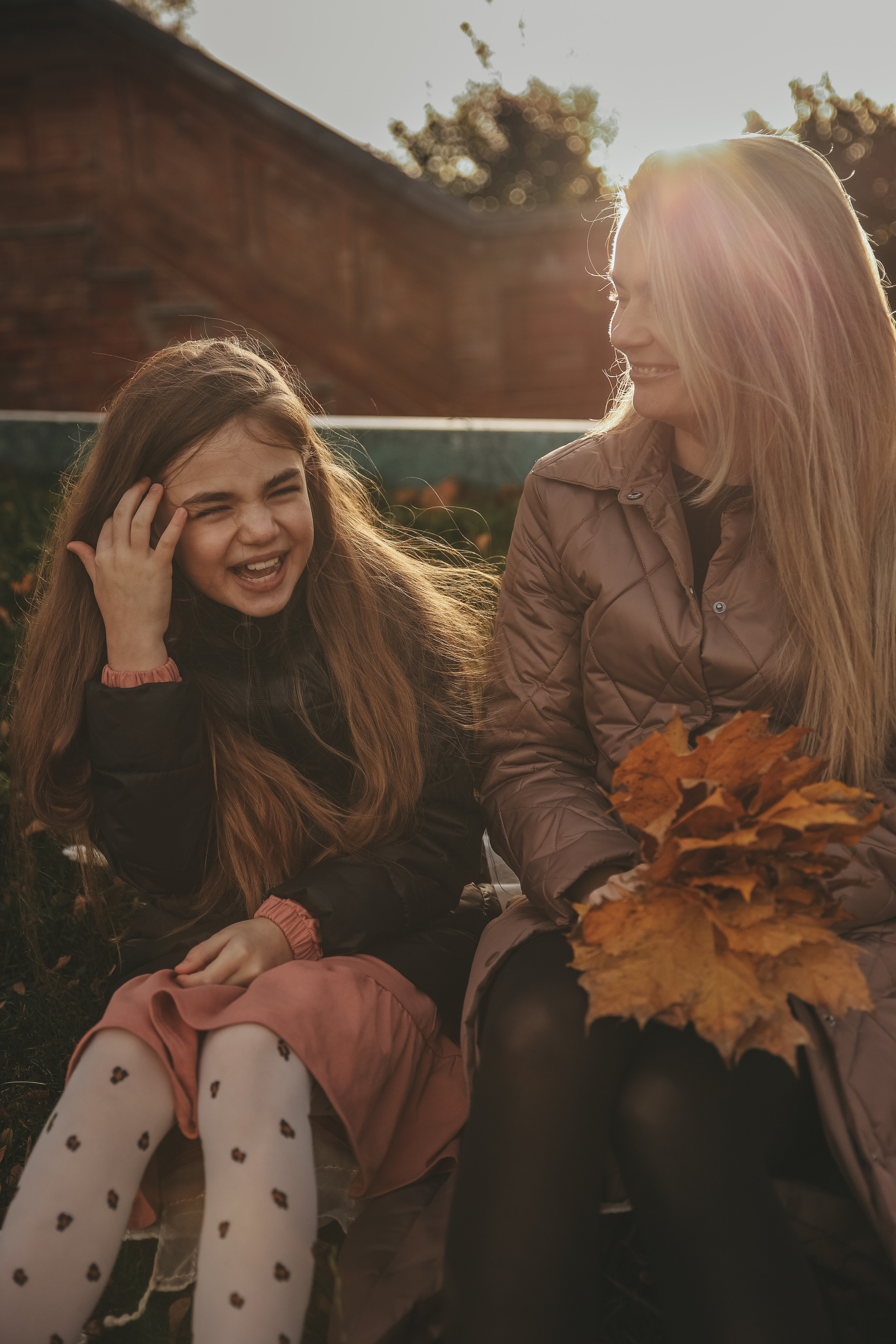 Семейная фотосессия во Владимире фотосессия в городе мама и дочка. Фотограф Владимир Москва