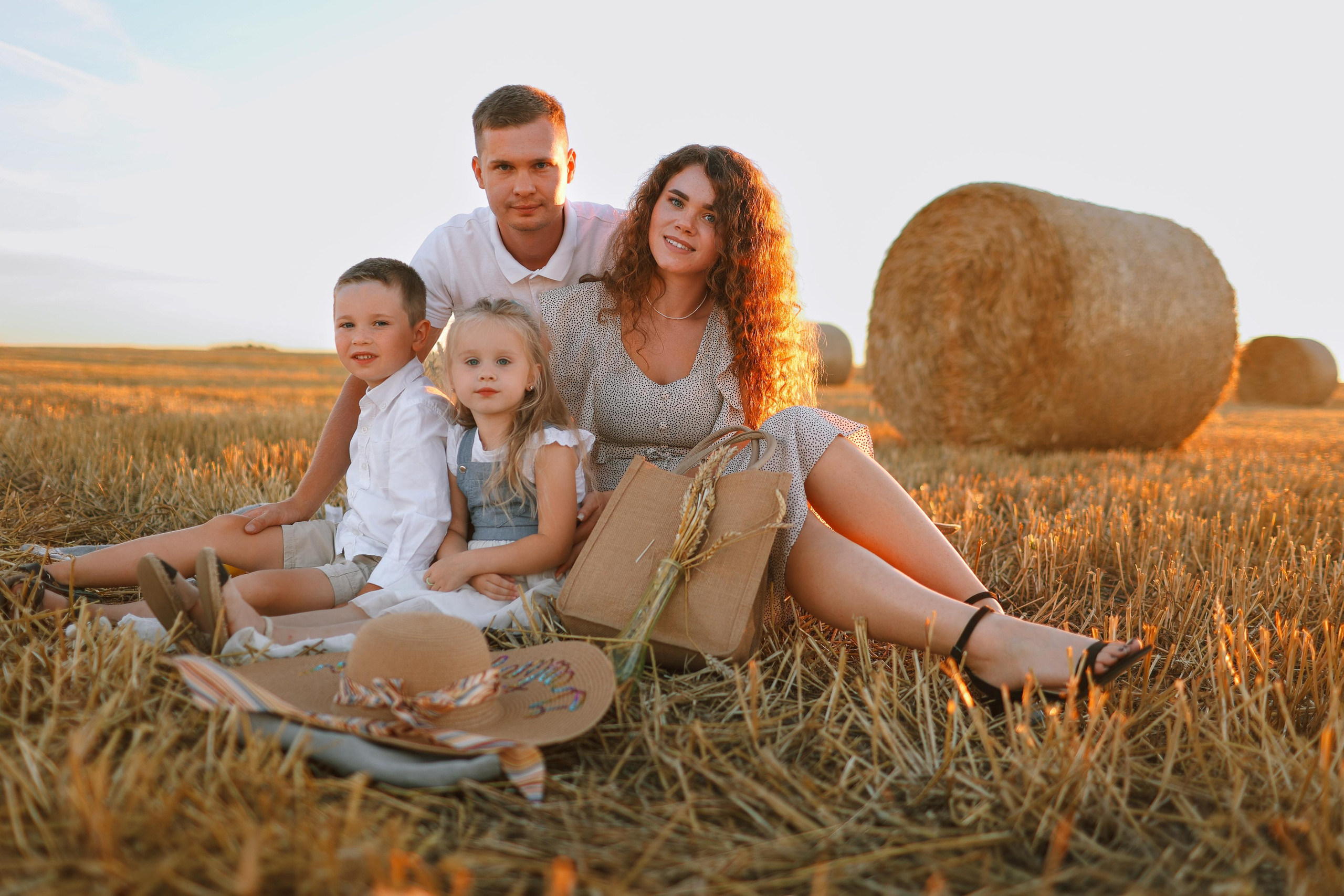 Фотосессия в поле семейная фотосессия Владимир. Фотограф Владимир Москва