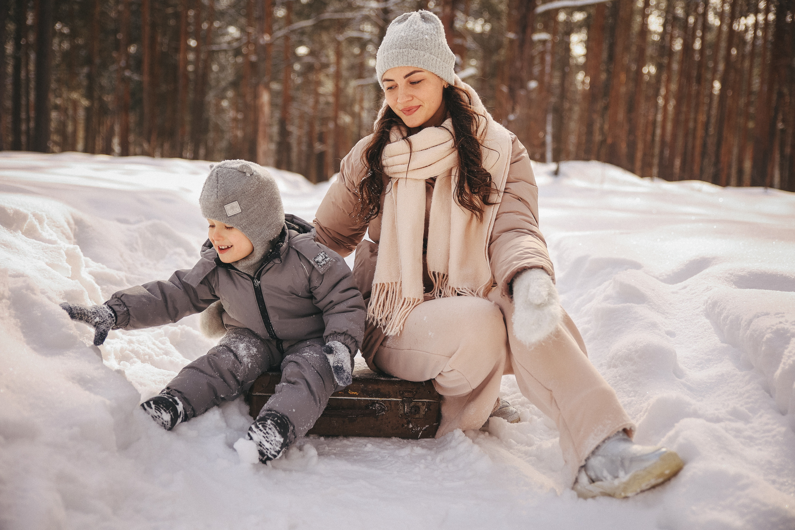 Зимняя прогулка с чемоданом. Катя и Марк. Фотограф Владимир Москва
