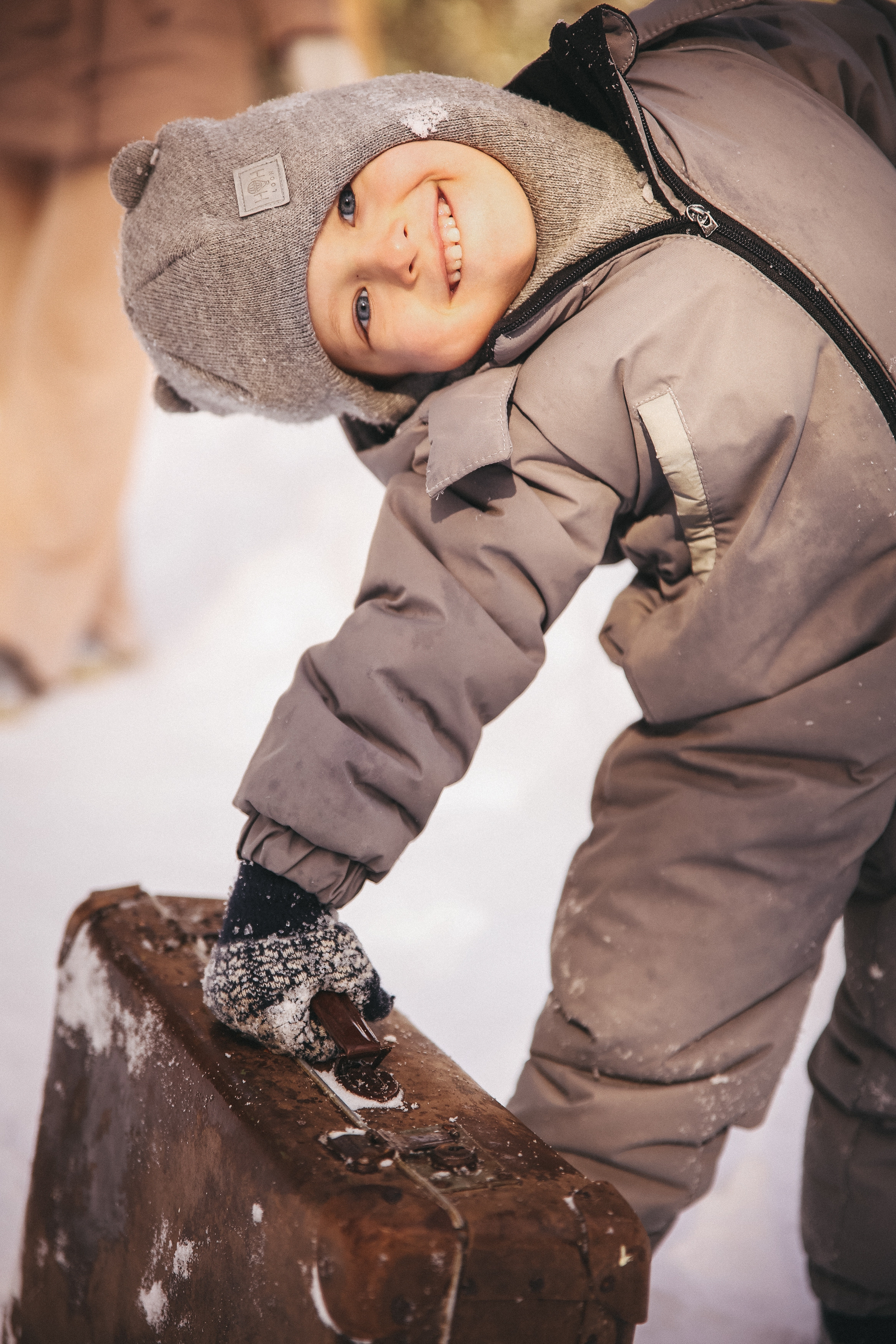 Зимняя прогулка с чемоданом. Катя и Марк. Фотограф Владимир Москва