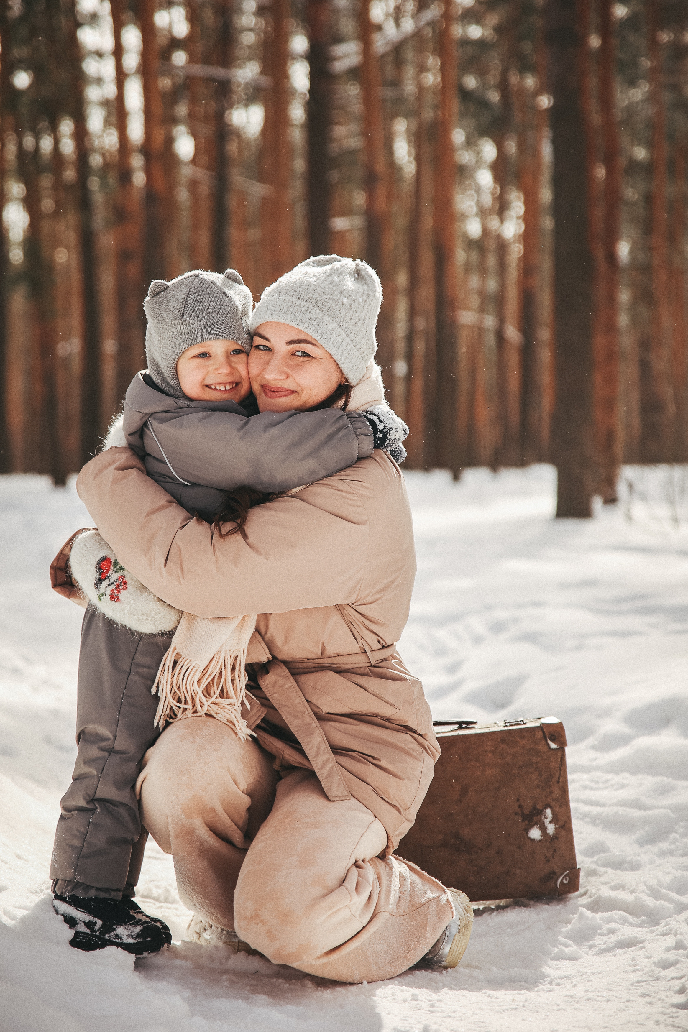 Зимняя прогулка с чемоданом. Катя и Марк. Фотограф Владимир Москва