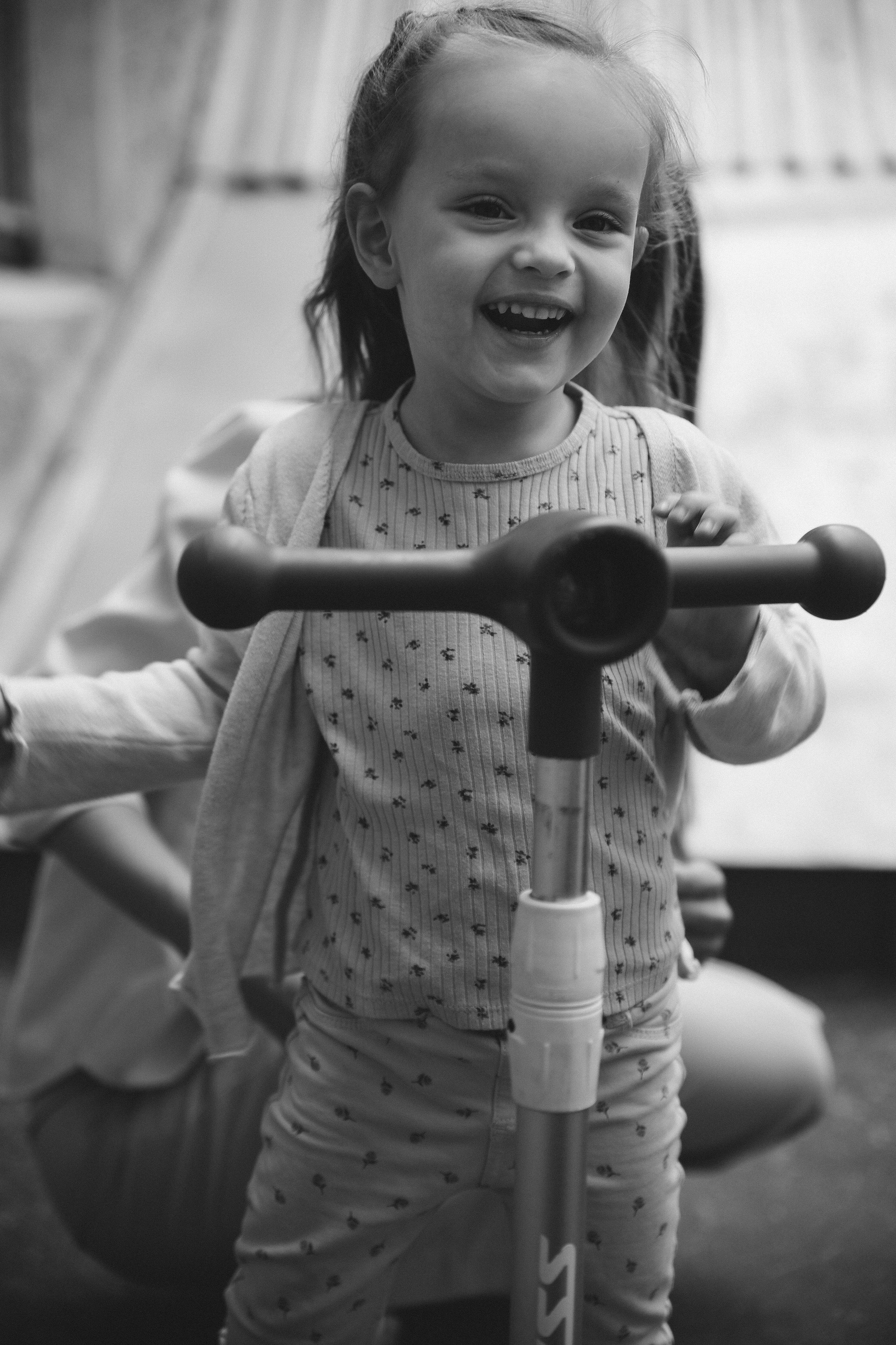 Семейная фотосессия в Москве фотосессия в городе мама и дочка. Фотограф Владимир Москва