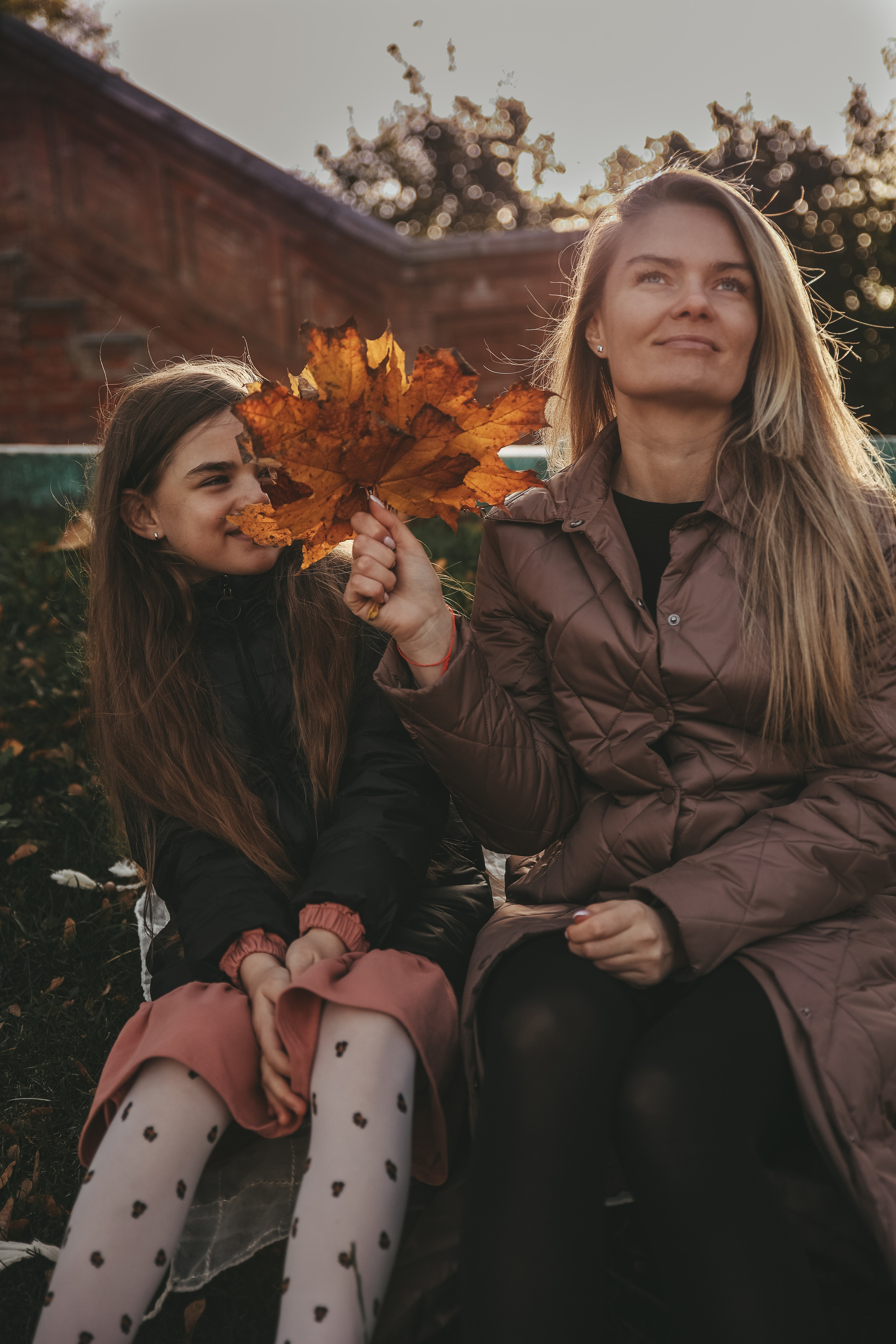 Семейная фотосессия во Владимире фотосессия в городе мама и дочка. Фотограф Владимир Москва