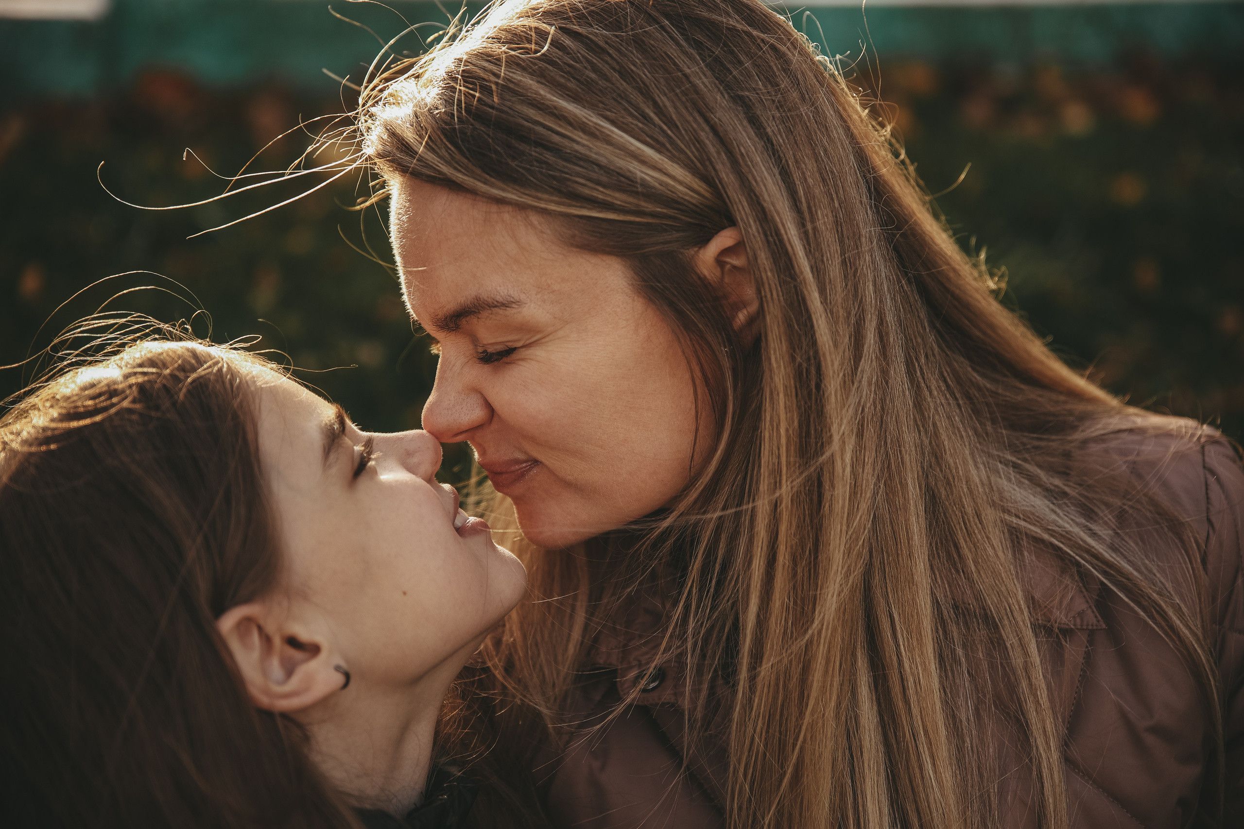 Семейная фотосессия во Владимире фотосессия в городе мама и дочка. Фотограф Владимир Москва