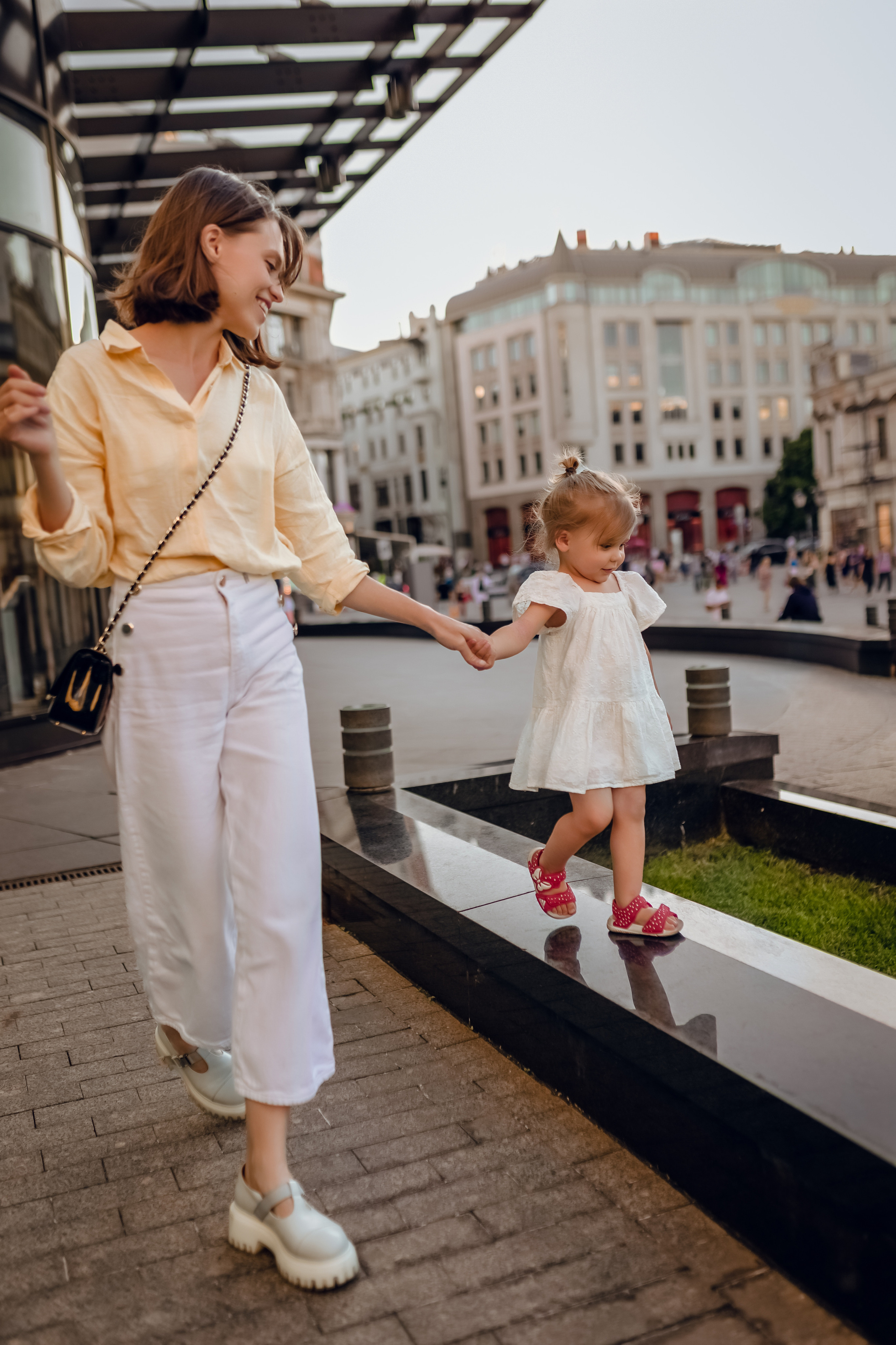 Семейная городская прогулка. Фотограф Владимир Москва
