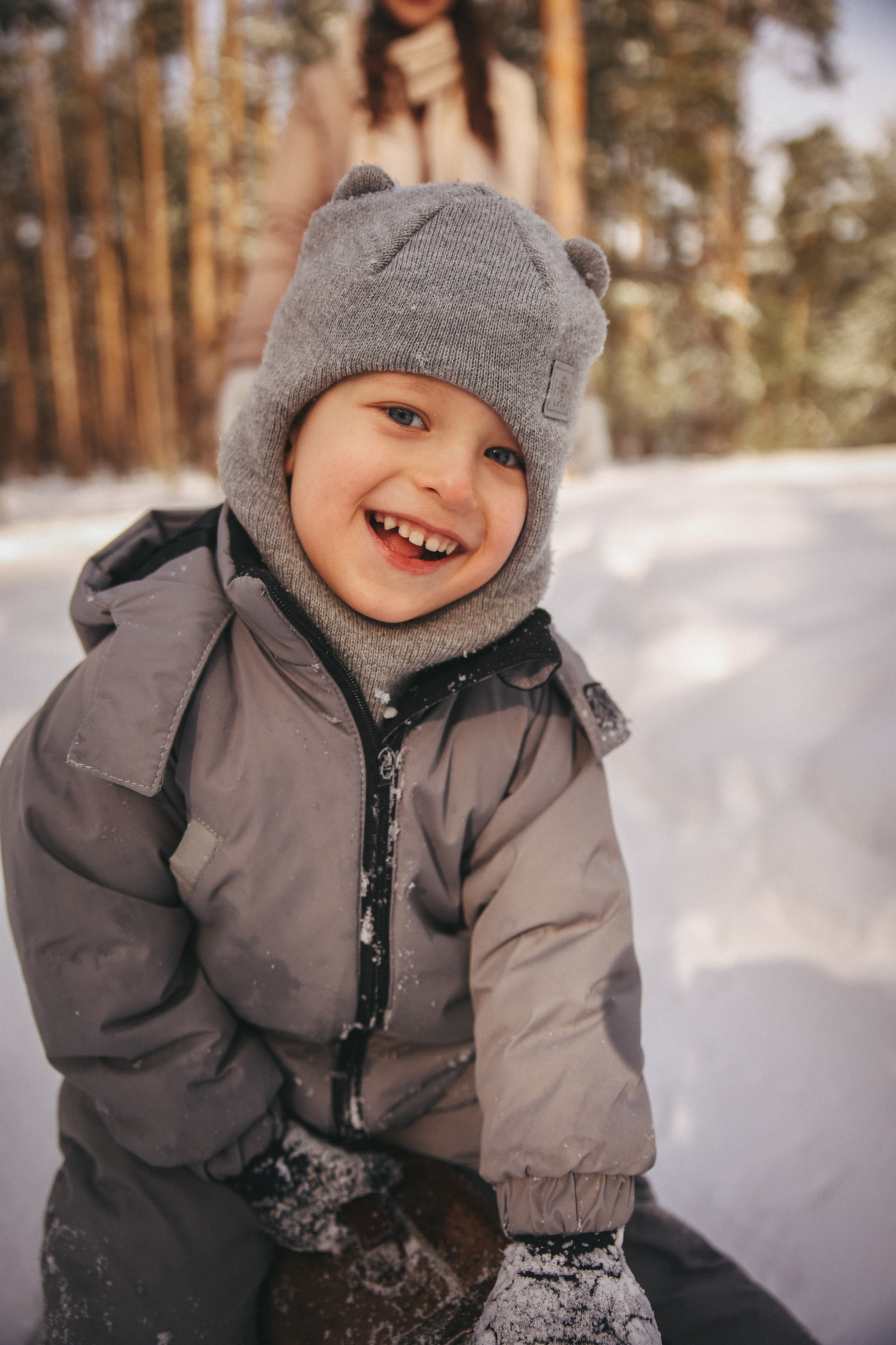 Зимняя прогулка с чемоданом. Катя и Марк. Фотограф Владимир Москва