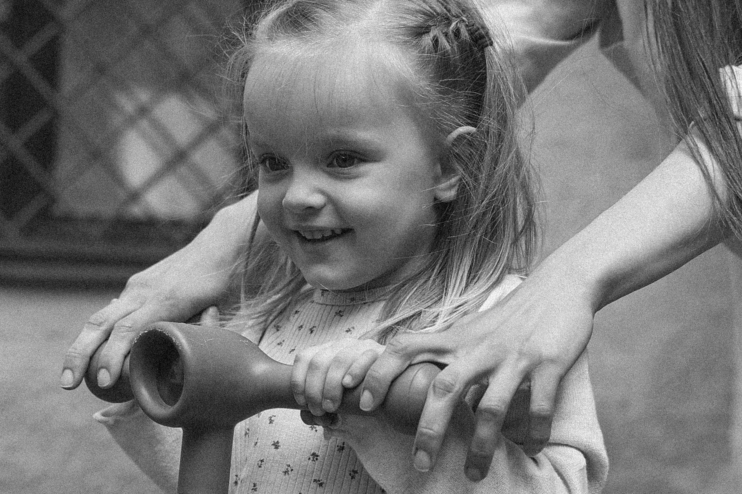 Семейная фотосессия в Москве фотосессия в городе мама и дочка. Фотограф Владимир Москва