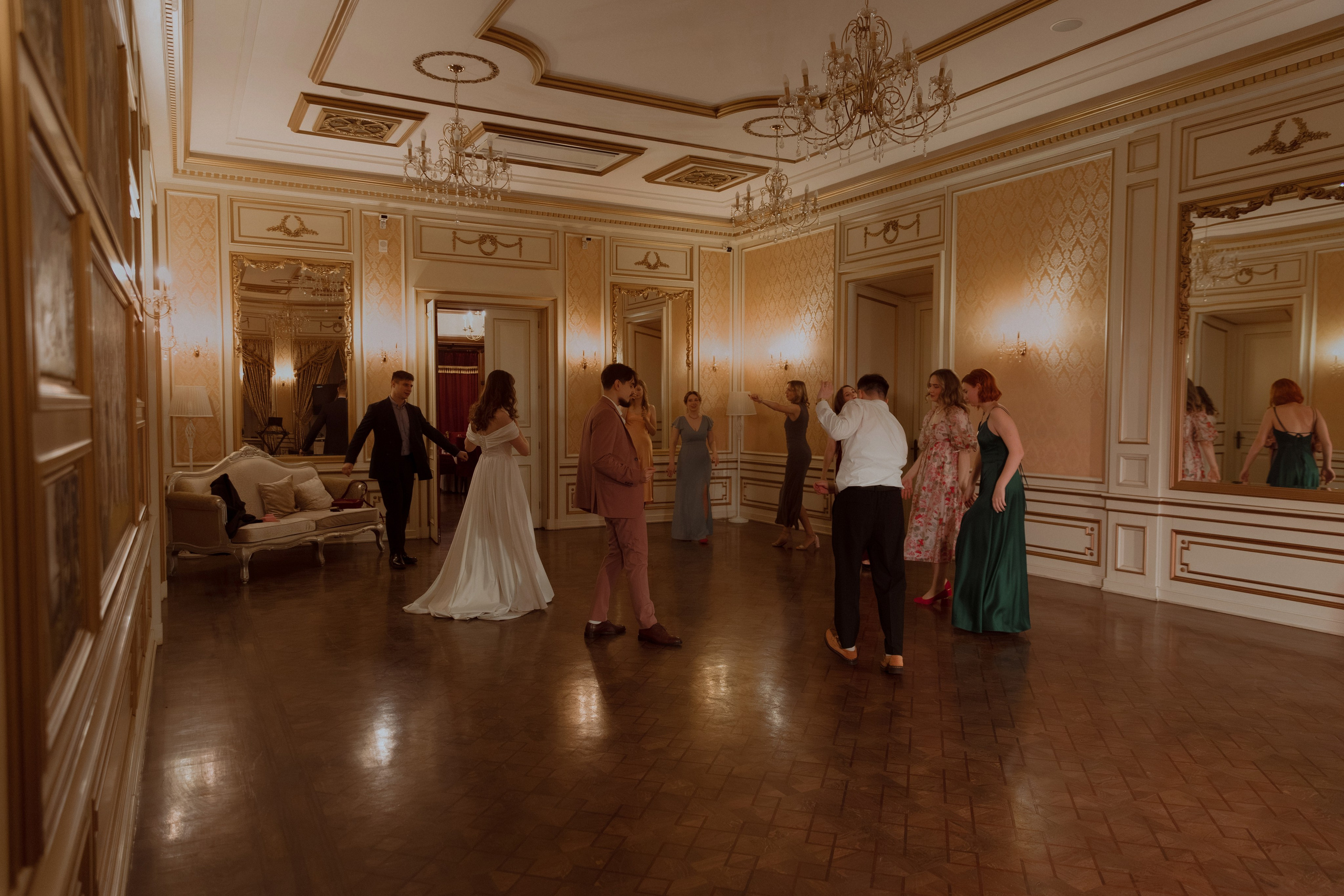 Welcome back to your own dinner party. Фотограф Лия Козловская Минск