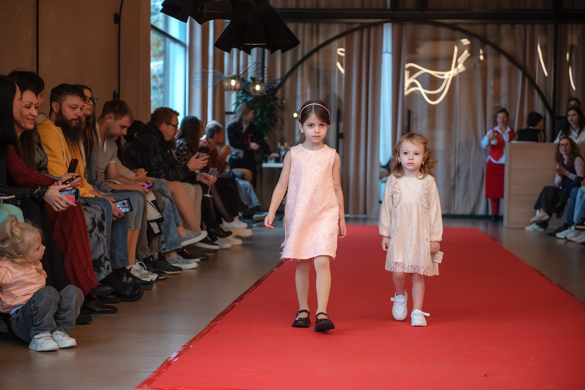 HAPPYkids дефиле в день мамы. Семейный и коммерческий фотограф в Сочи Александр Бодунов