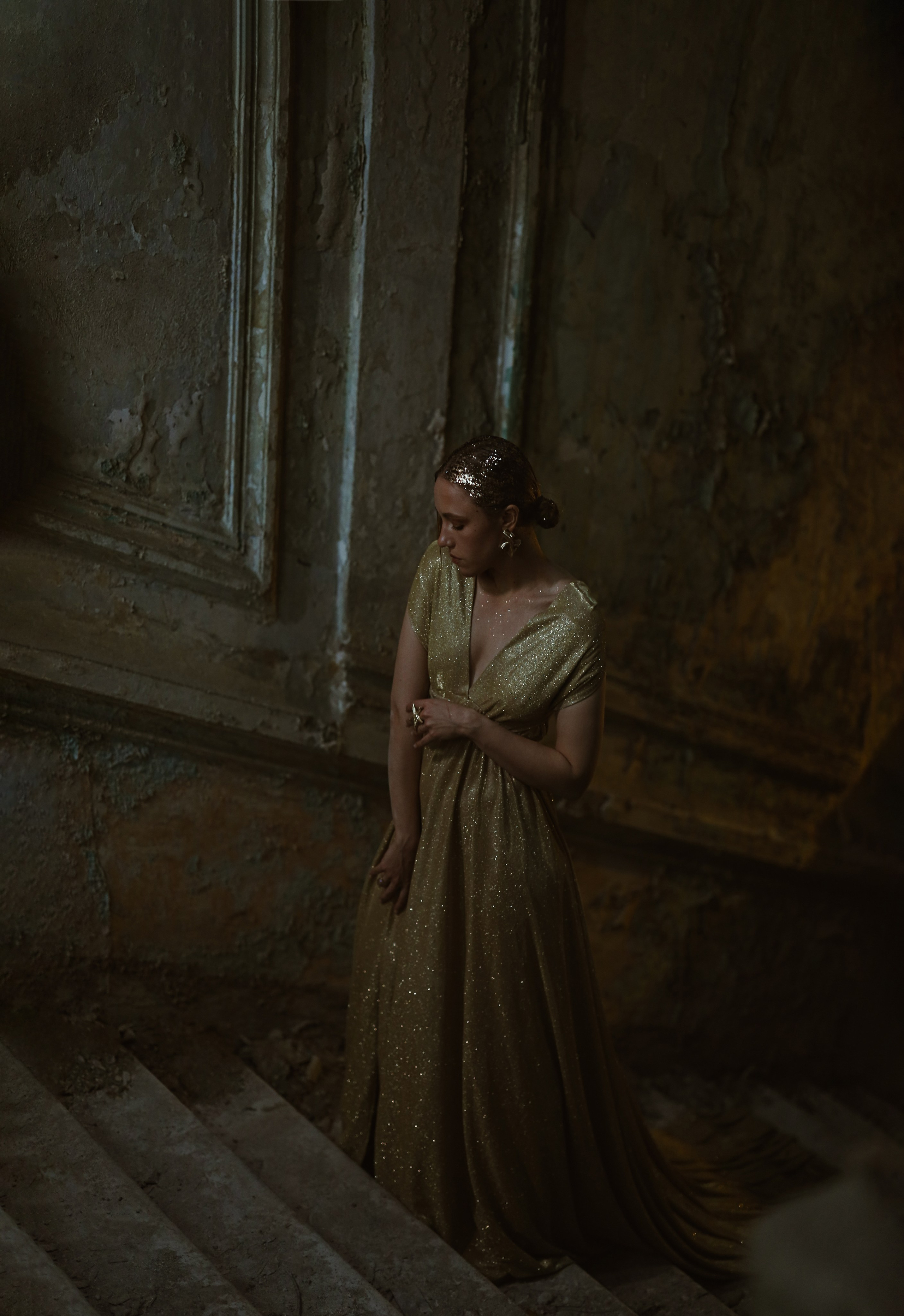 Фотосессия в заброшенном здании для Софии, Сухум, Абхазия. Свадебный и семейный фотограф в Абхазии Жанна Соснина