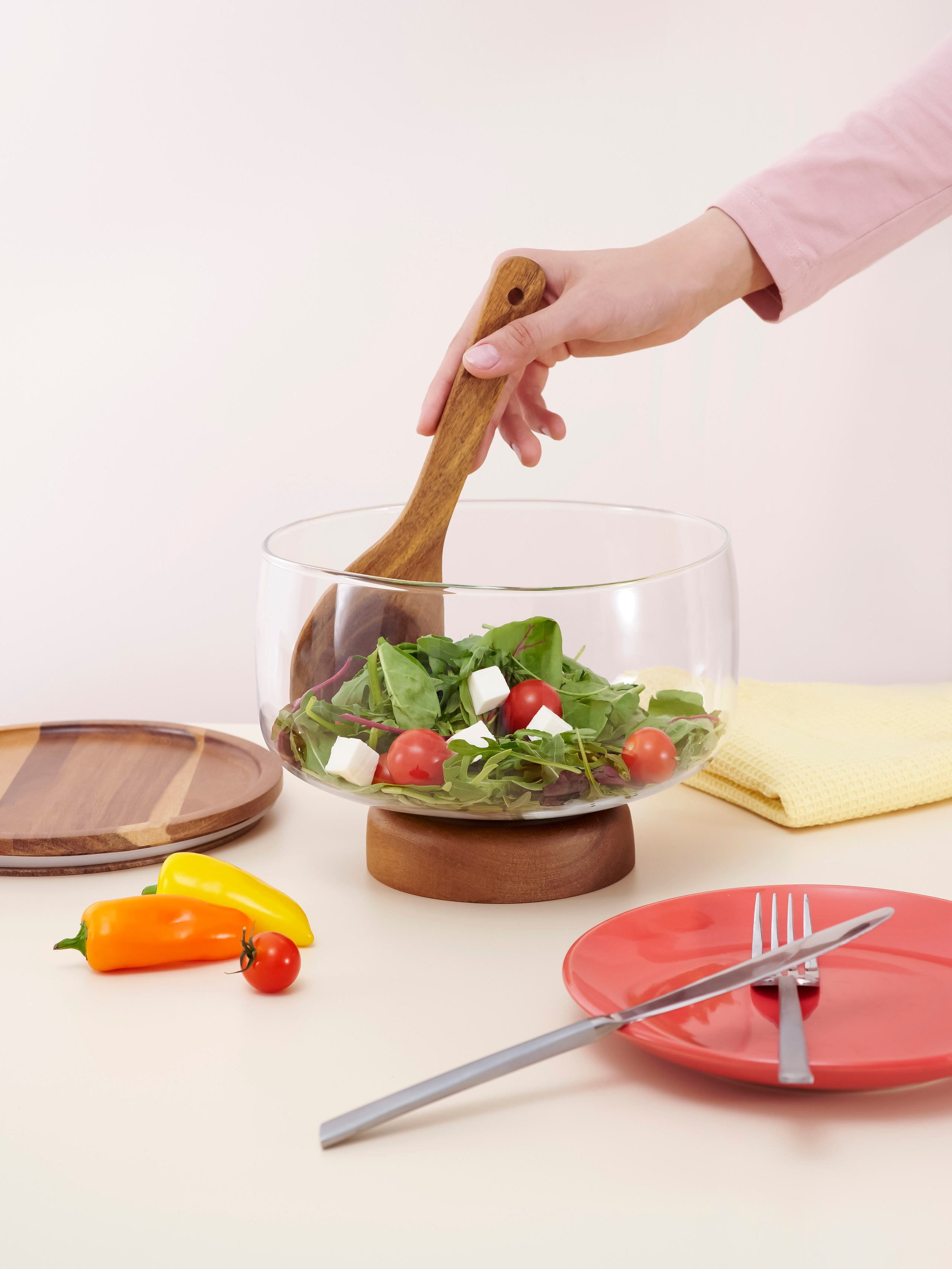 Фотосъемка стеклянной салатницы для маркетплейсов