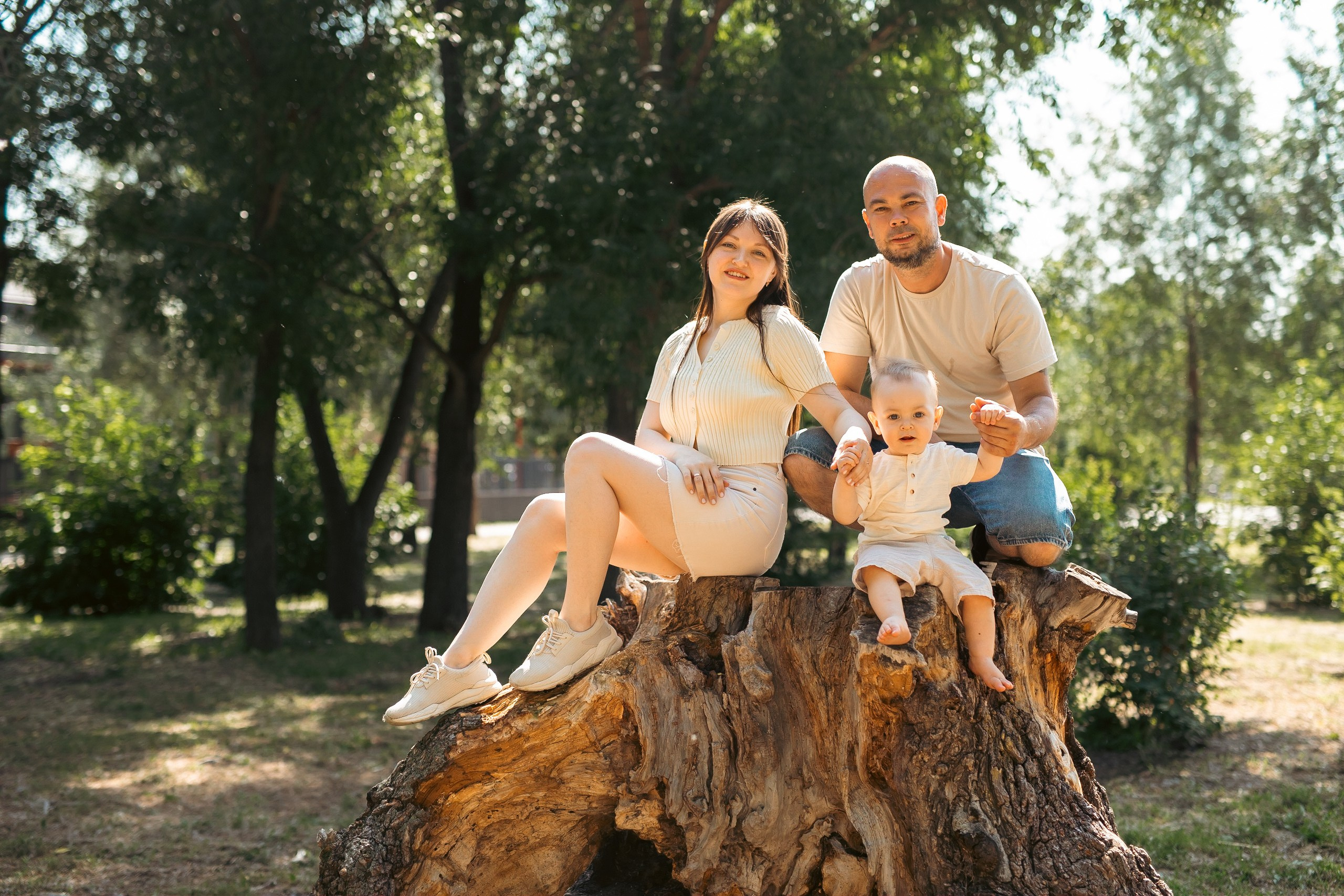 Семейная съёмка в парке Савелий, Дарья и Иван. Креативный и женский Фотограф Омске Наталья Лебедева