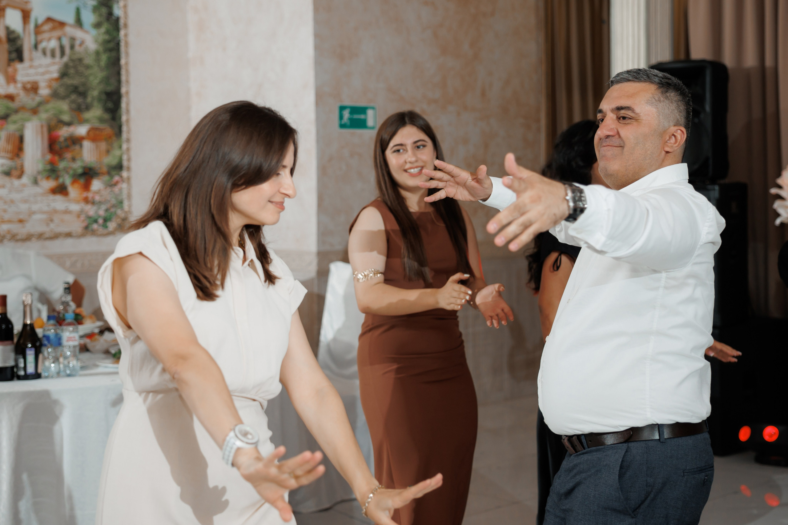 ЗАГС Бутово и Остафьево. Свадебный и репортажный фотограф (Москва, Королев и другие)