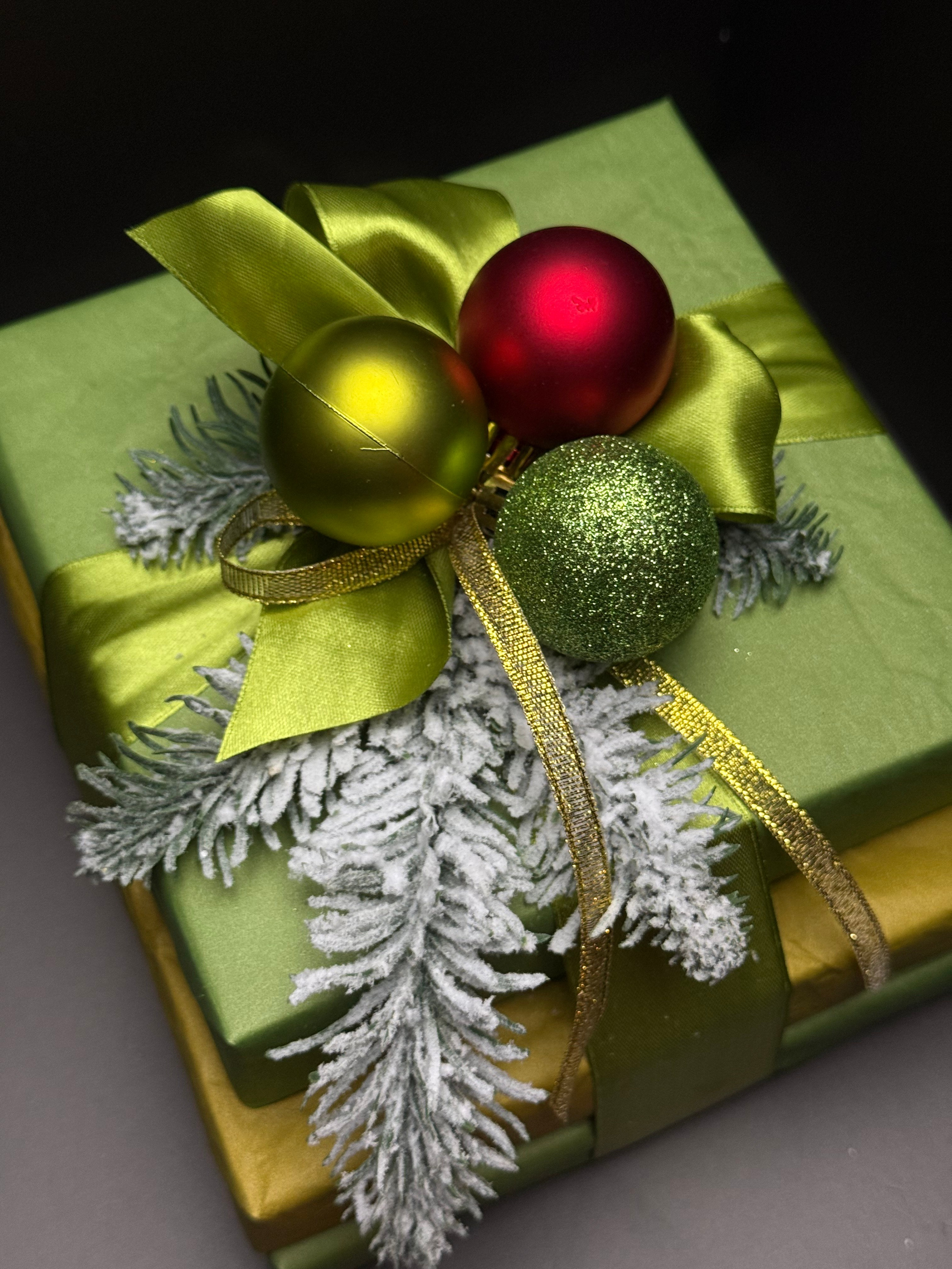 «Счастливого Нового Года». Студия подарочных наборов «Владия»