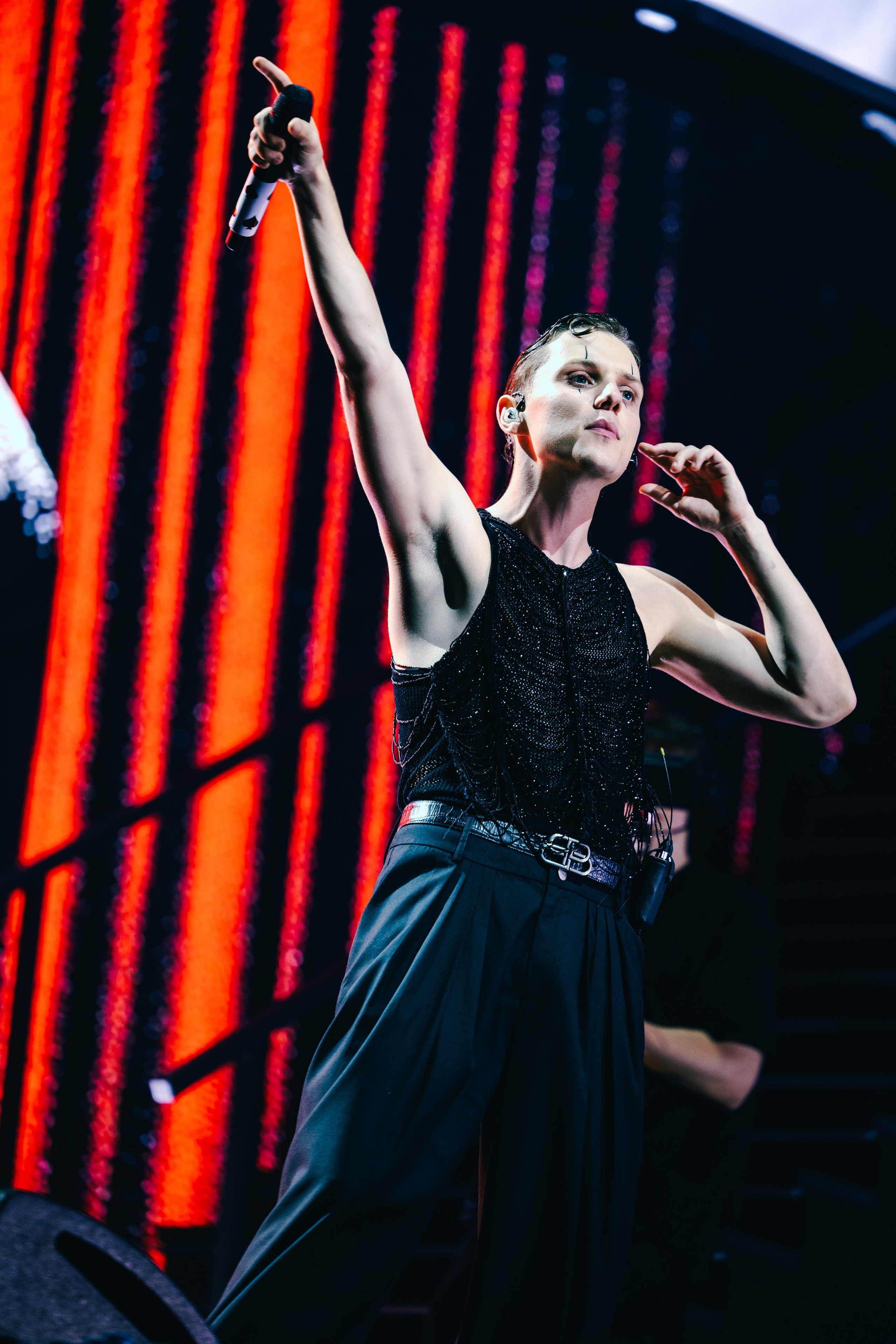 ВАНЯ ДМИТРИЕНКО В МЕГАСПОРТЕ 07.11.25. Концертный и репортажный фотограф в Москве и Санкт-Петербурге Мария