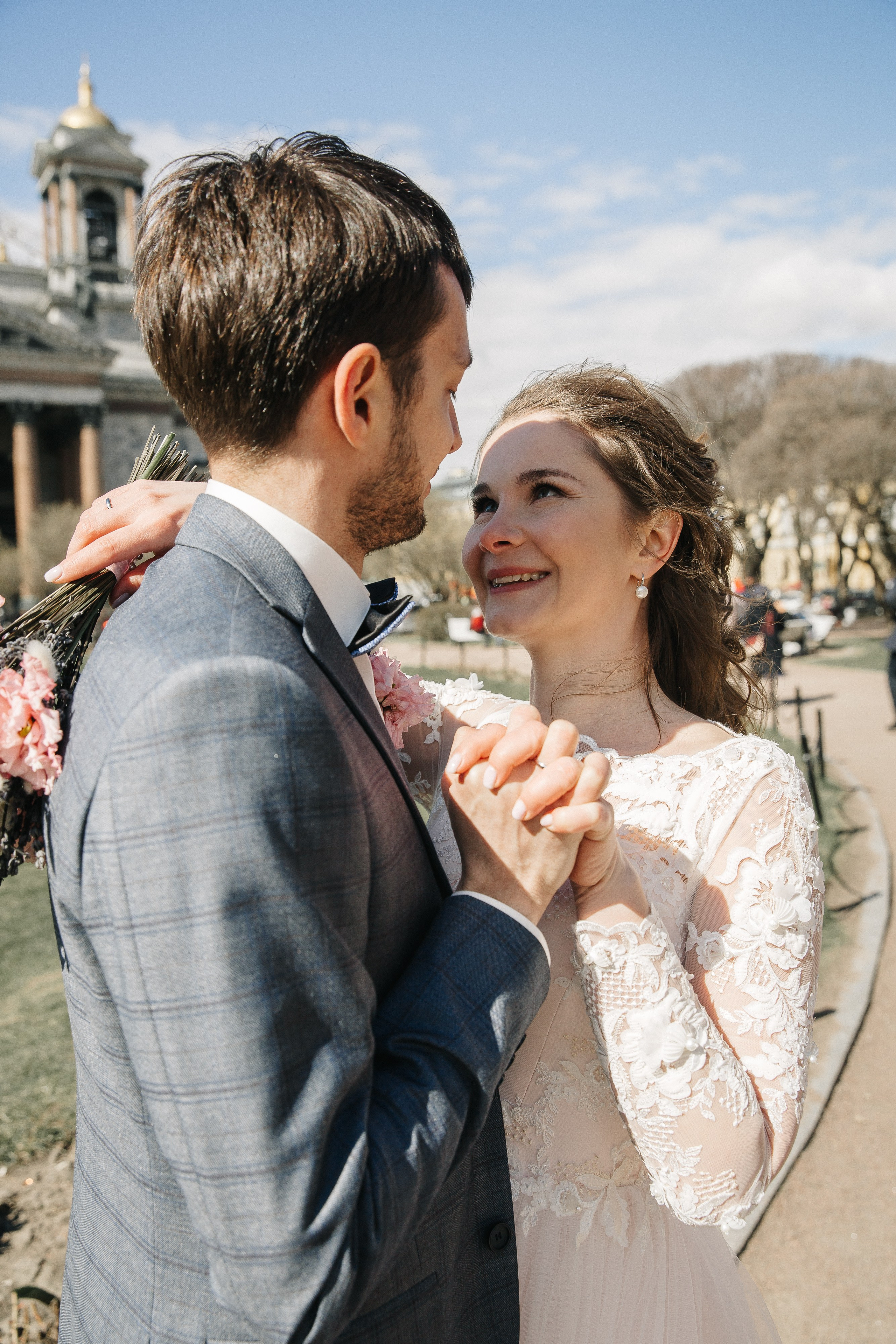 МАЙ | Дворец № 1, Атланты, Эрмитажный дворик. Свадебный фотограф в Санкт-Петербурге Полина Корзухина