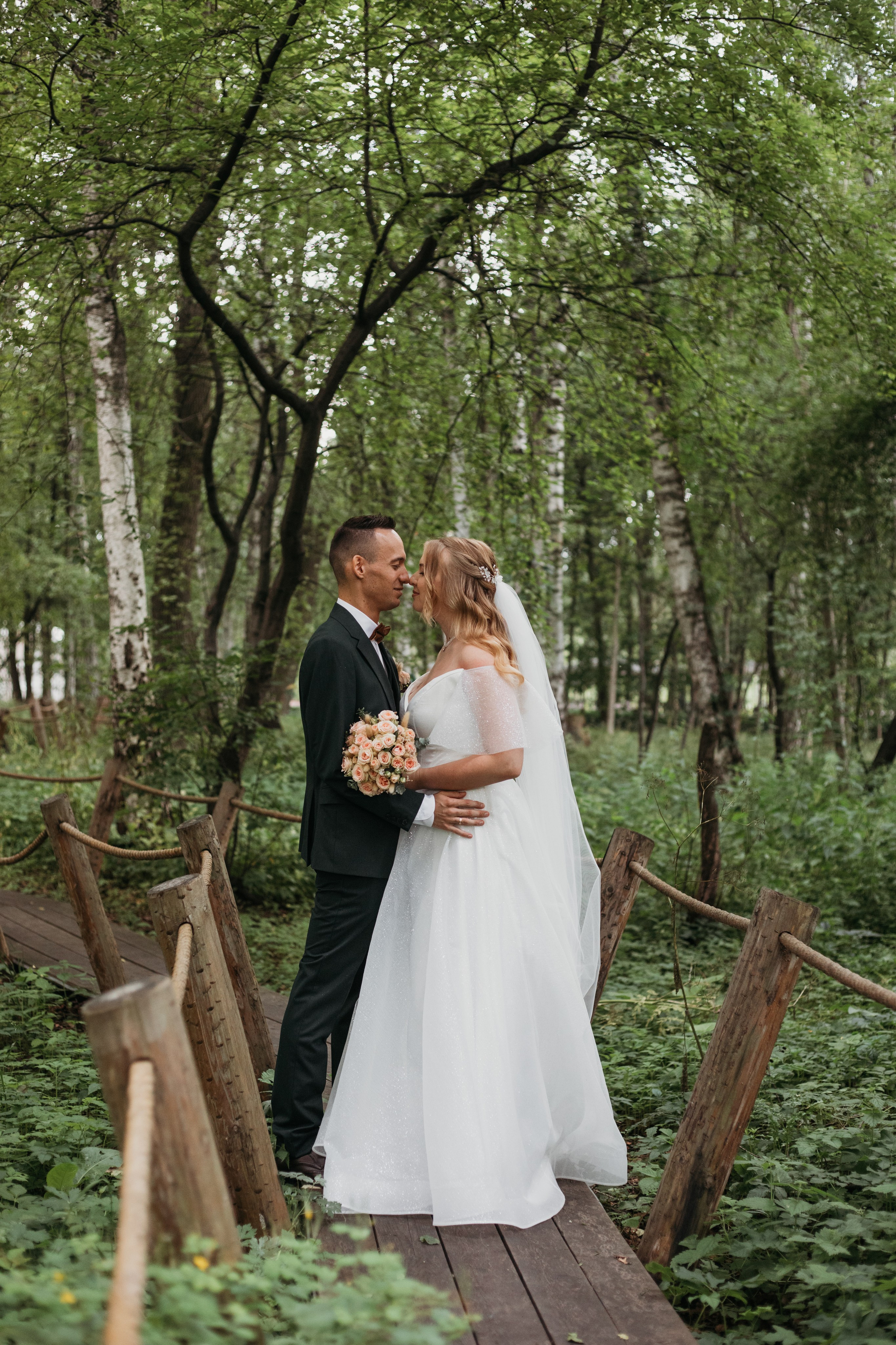 Летняя свадьба за городом. Свадебный фотограф в Москве Аля Загирова