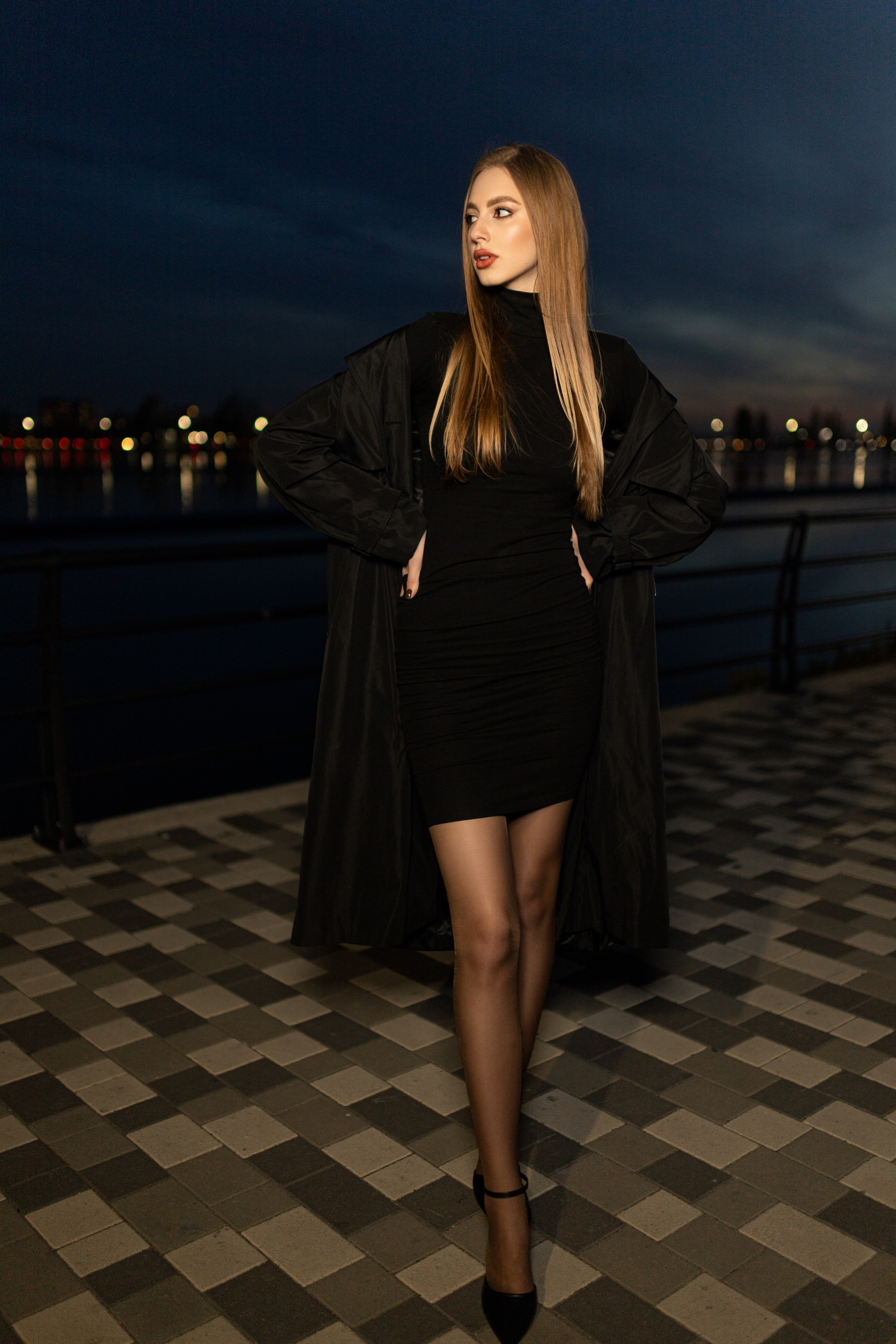 Вечерняя съемка с Ксенией на улице с импульсным светом для «себя». Дмитрий Шульгин, портретный фотограф в Воронеже