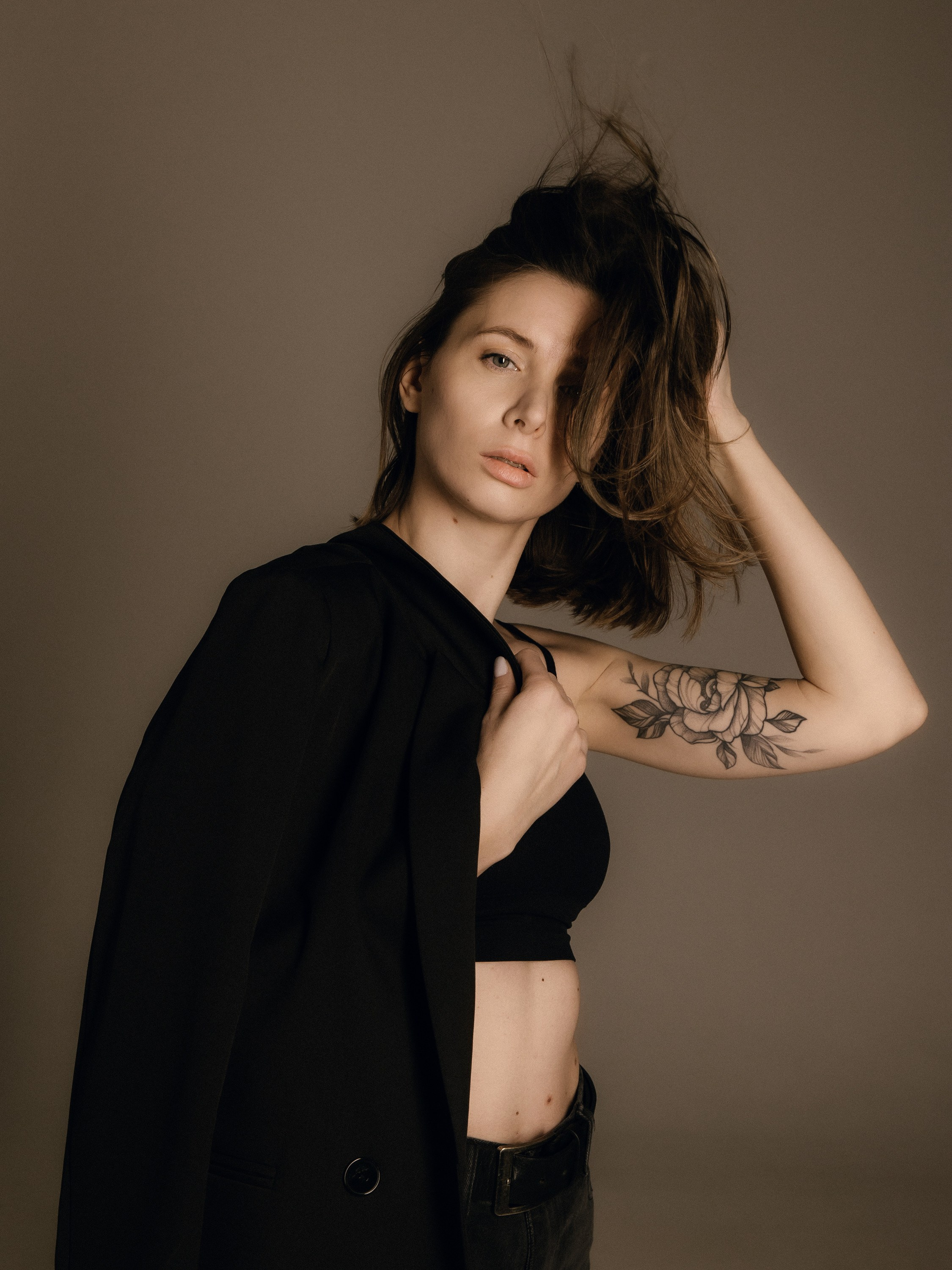 Женские студийные портреты для серт. Фотограф Анастасия Косюра