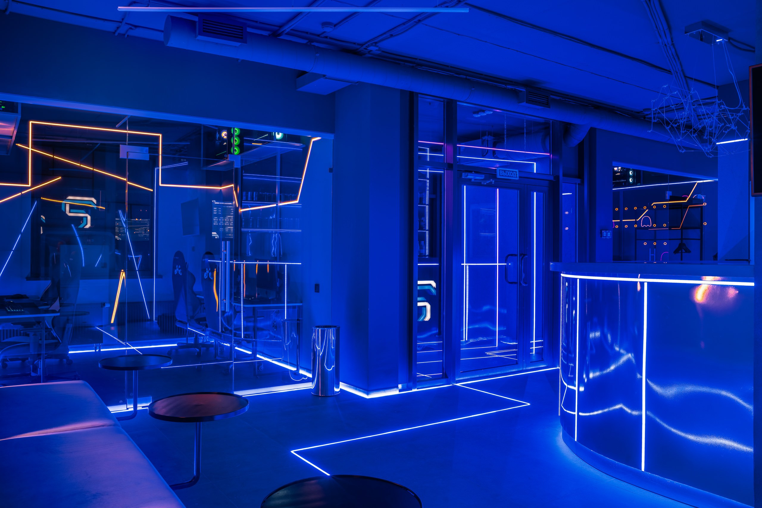 Второй компьютерный клуб "Provoda" - Интерьерный фотограф Коваль Илья. Коваль Илья — Интерьерный и архитектурный фотограф