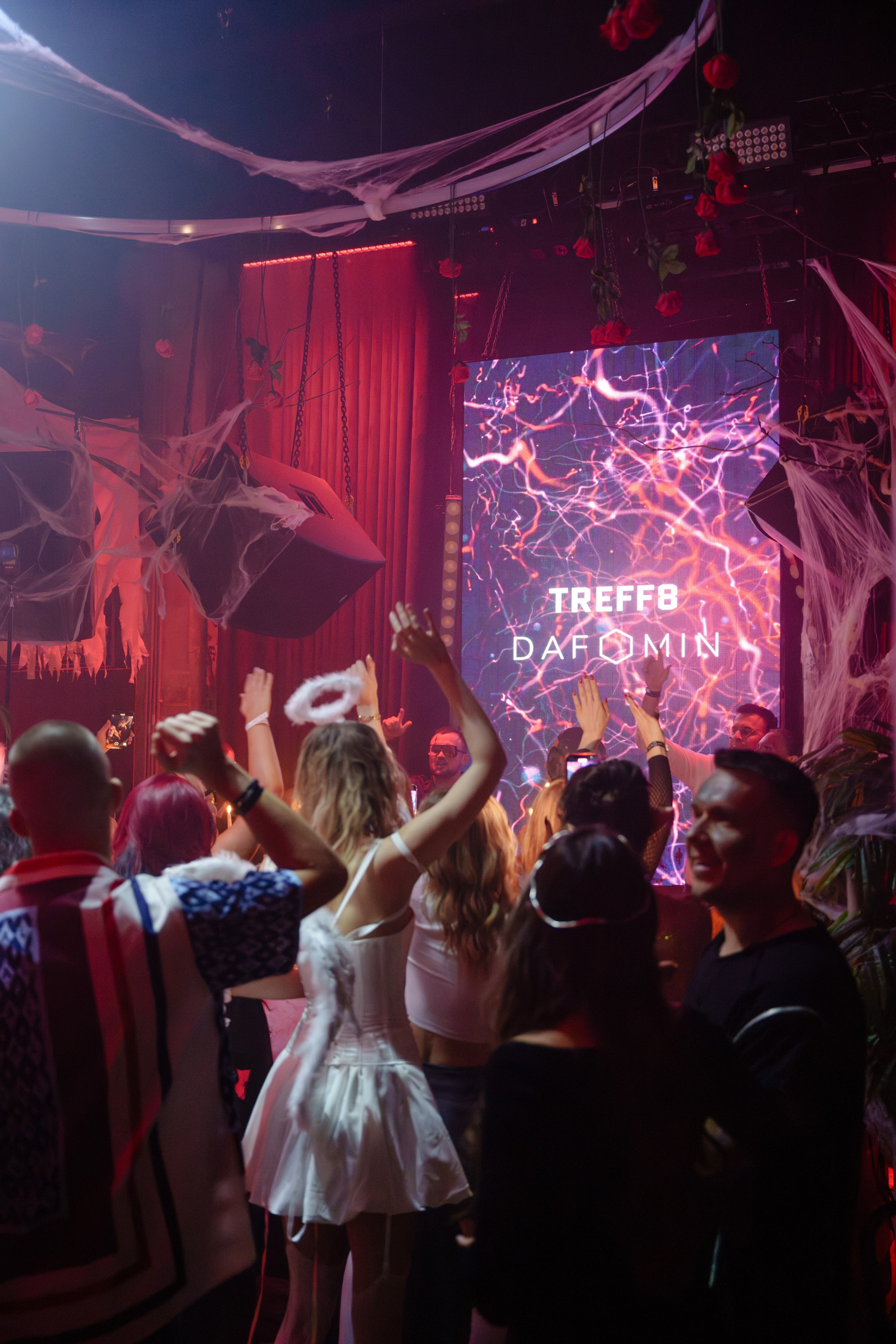 Фотограф на вечеринку с инфлюенсерами. Репортажный фотограф Москва Сергей Дружинин