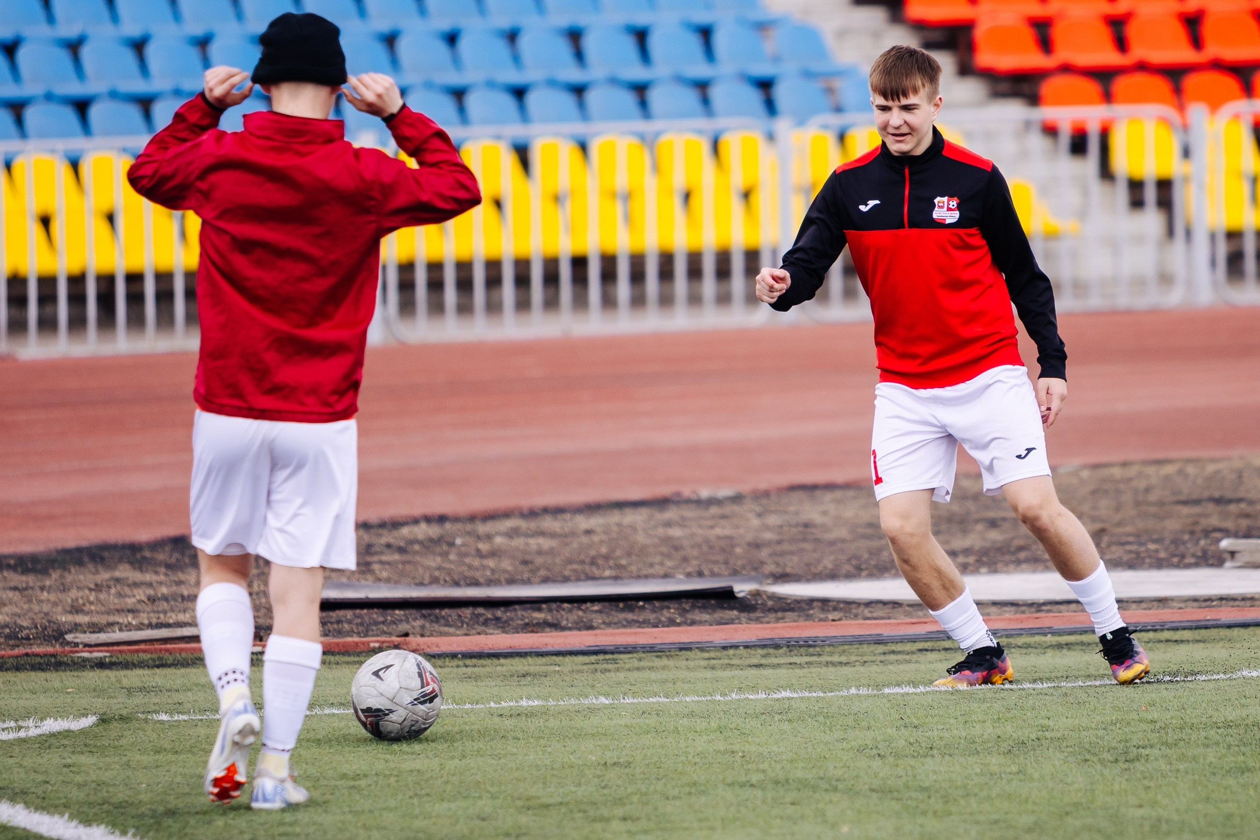 ФК «Металлург-Магнитогорск» vs ФК «ОСШ-Челябинск-М» // 05.04.25. Денис Прохоров Фотограф в г. Магнитогорск
